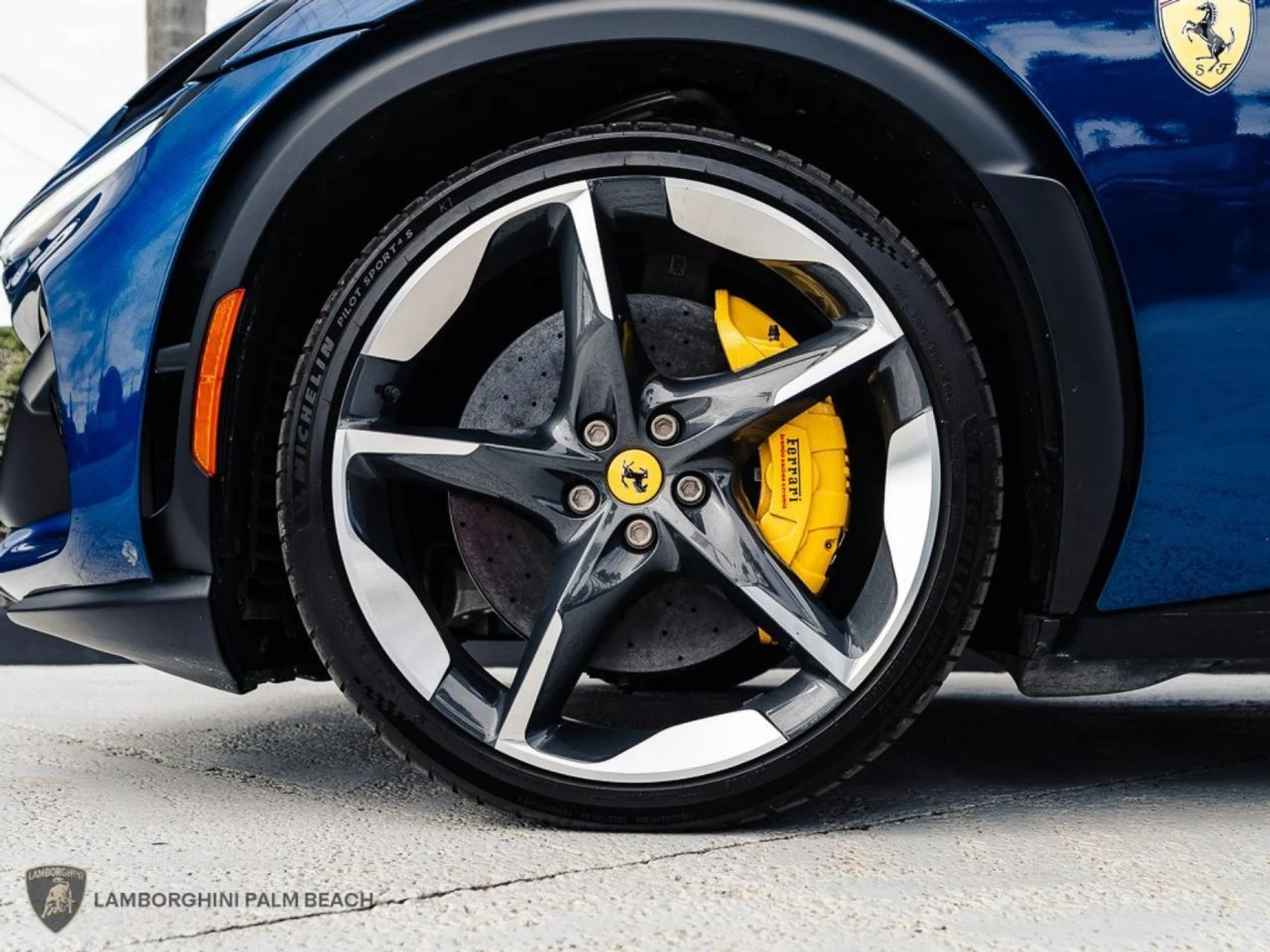 mph031_2671741852_efd719900d1b31991aeff998b5ba665b_5c24fff235