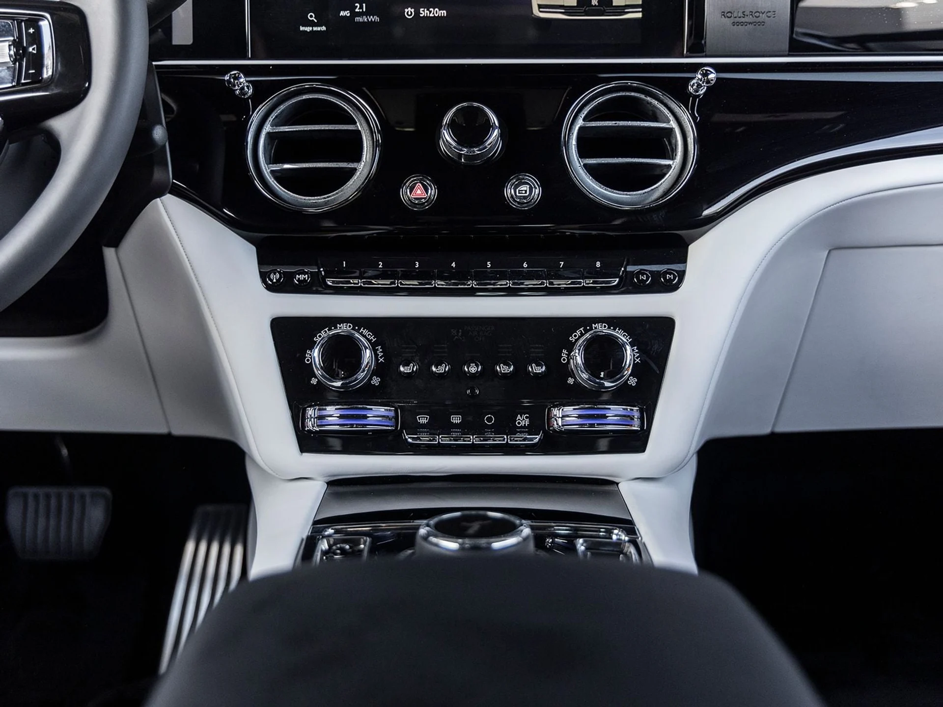 mph031_2686875253_32_63317fd953