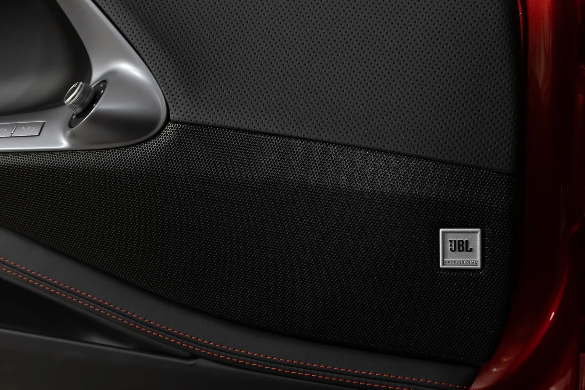 mph031_2688997643_65ef8f18de8f4cdb232ff7f27ab322d7_4b4943f650