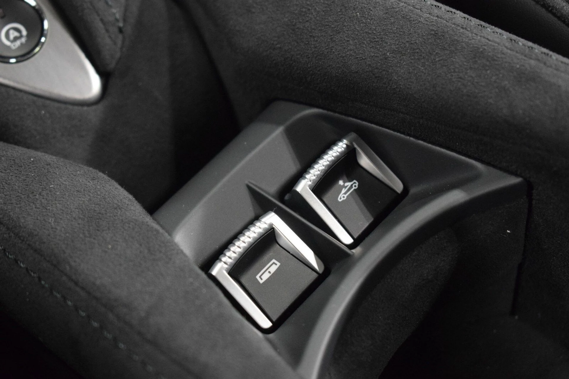 mph031_2700846187_01fe01c6e17b1c2fc747bf5e4f3f1ec9x_2c9dba9fc3