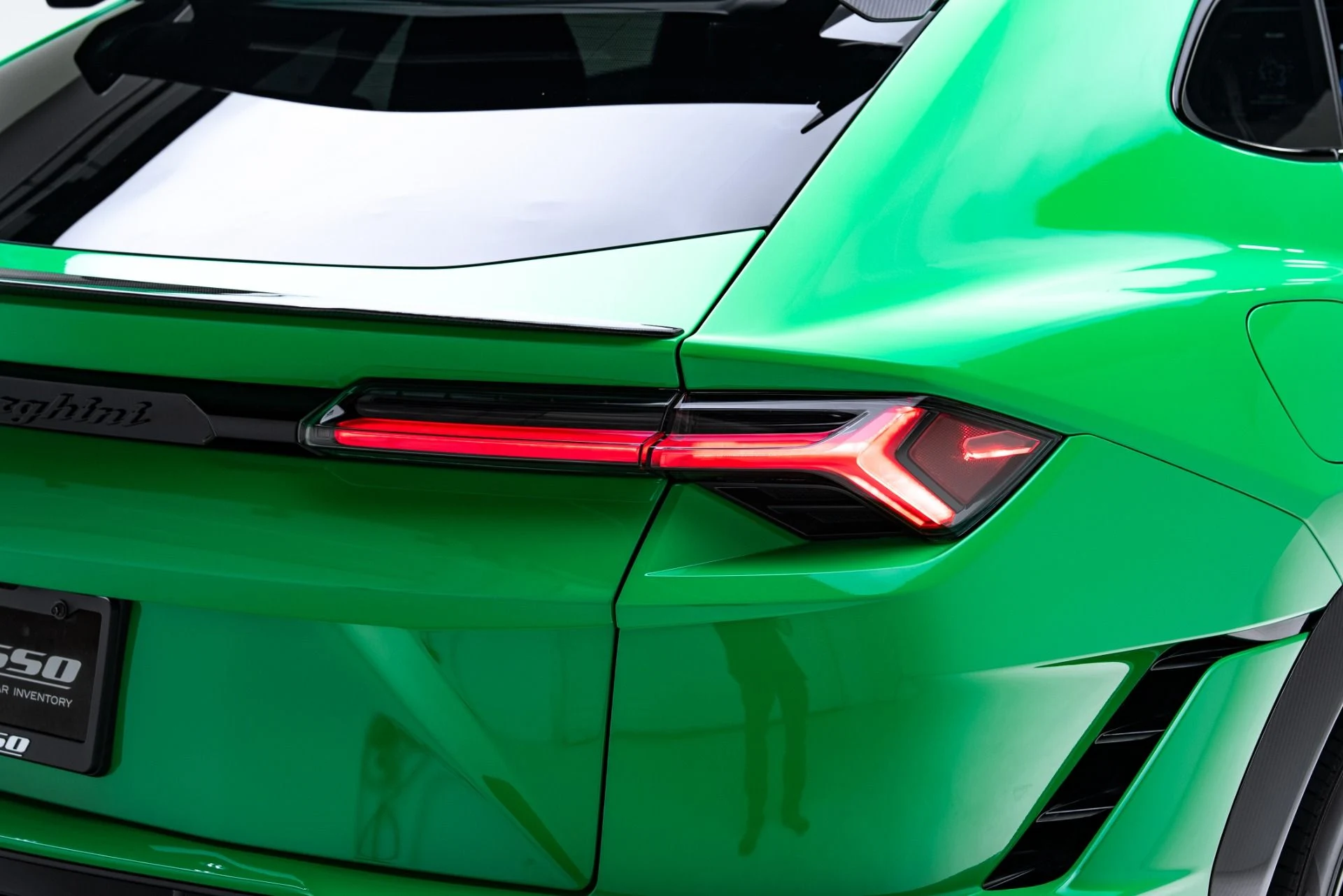 mph031_2707073008_Used_2023_Lamborghini_Urus_Performante_1776122836_3800e2f16b