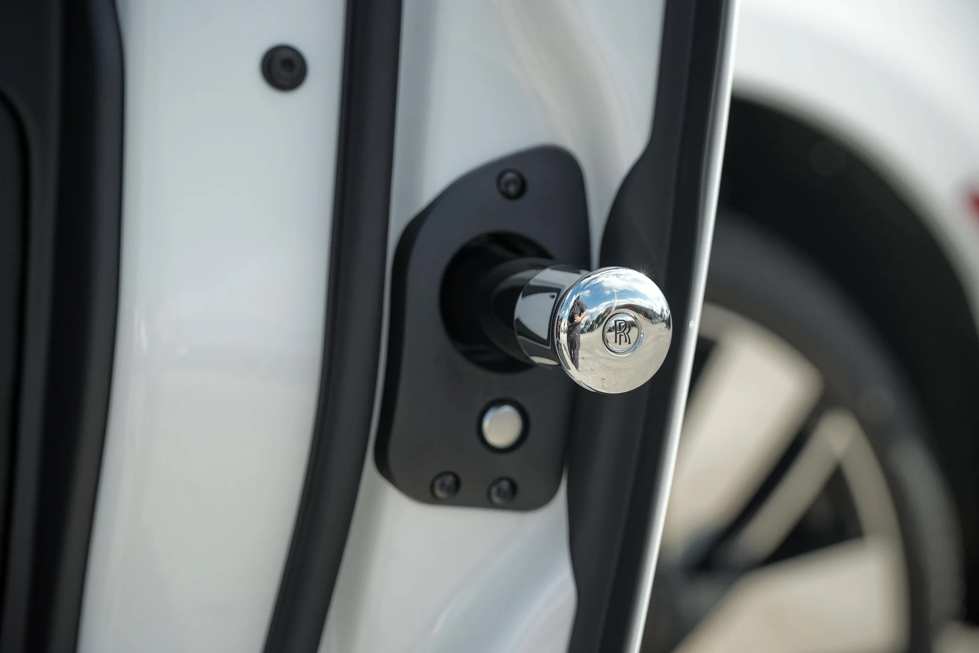 mph031_2709142408_Hi_Tech_Luxury_Imports_LLC_SLA_13_HA_05_TU_234101_image_31_5457439b77