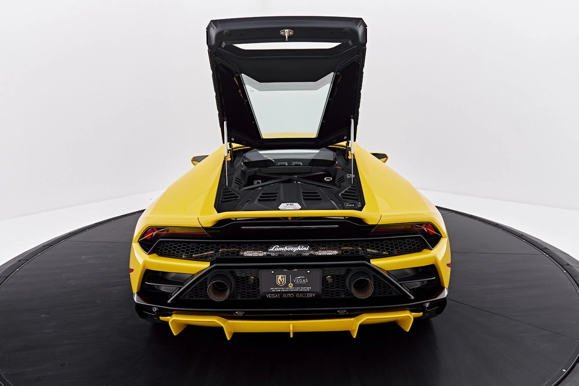 mph031_271271113_Used_2022_Lamborghini_Huracan_EVO_Base_1787357844_3af6d3c0d1