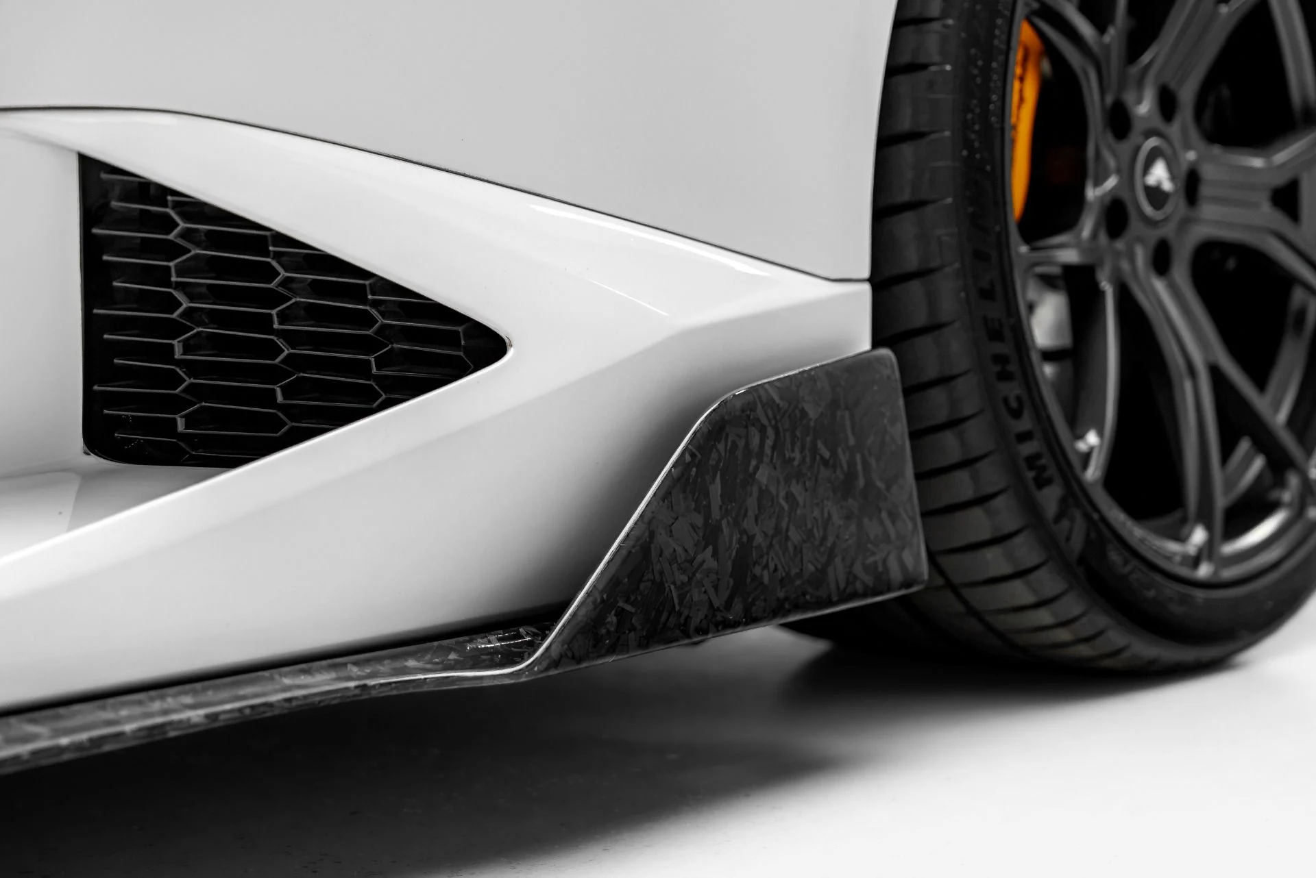 mph031_2724789654_Used_2017_Lamborghini_Huracan_LP_580_2_Spyder_1787204856_bca2bdedcb