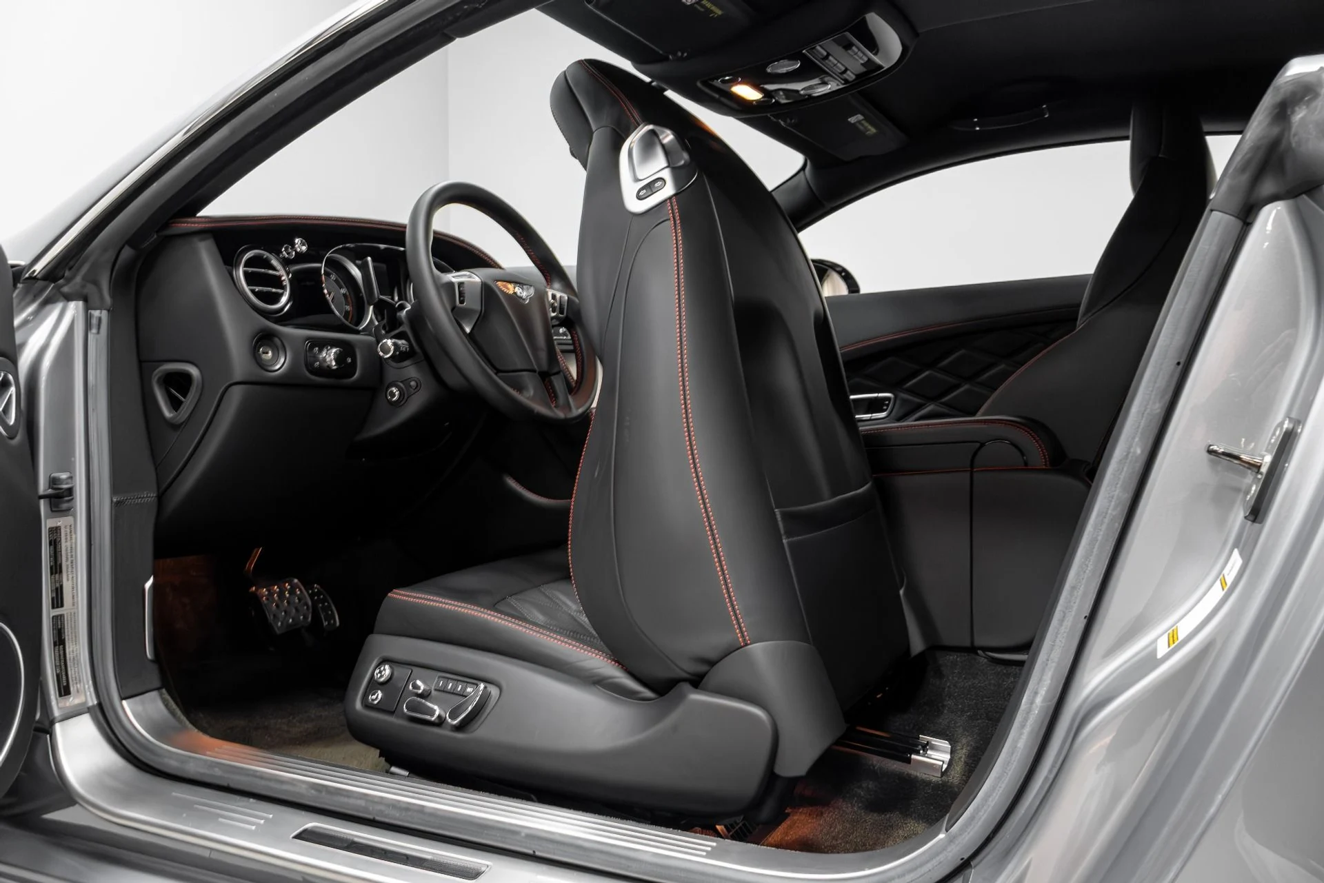 mph031_2736723580_Used_2015_Bentley_Continental_GT_V8_S_1770244632_39a0371627