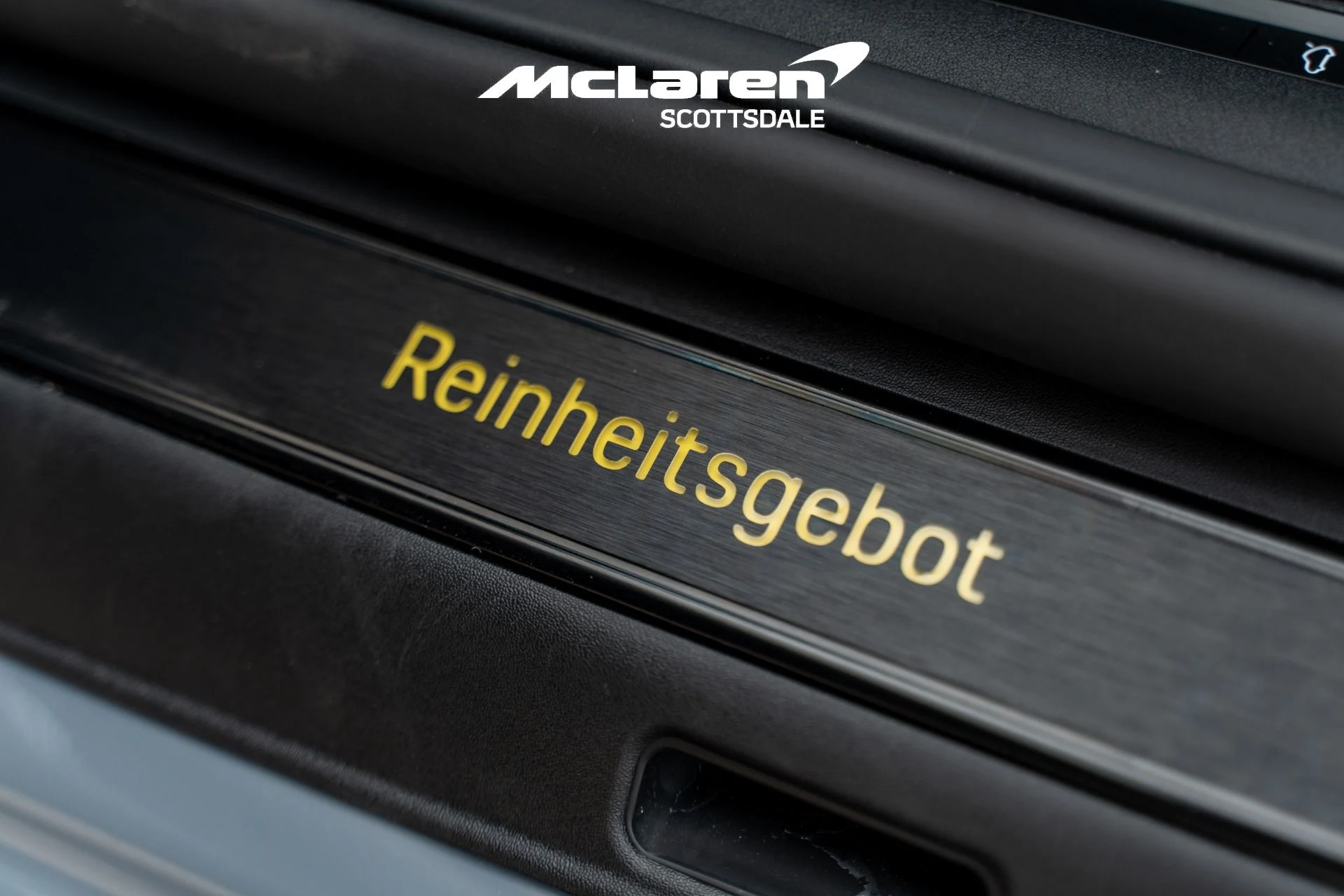 mph031_2737060907_Used_2023_PORSCHE_911_GT_3_Touring_1757087952_c39e08b19c