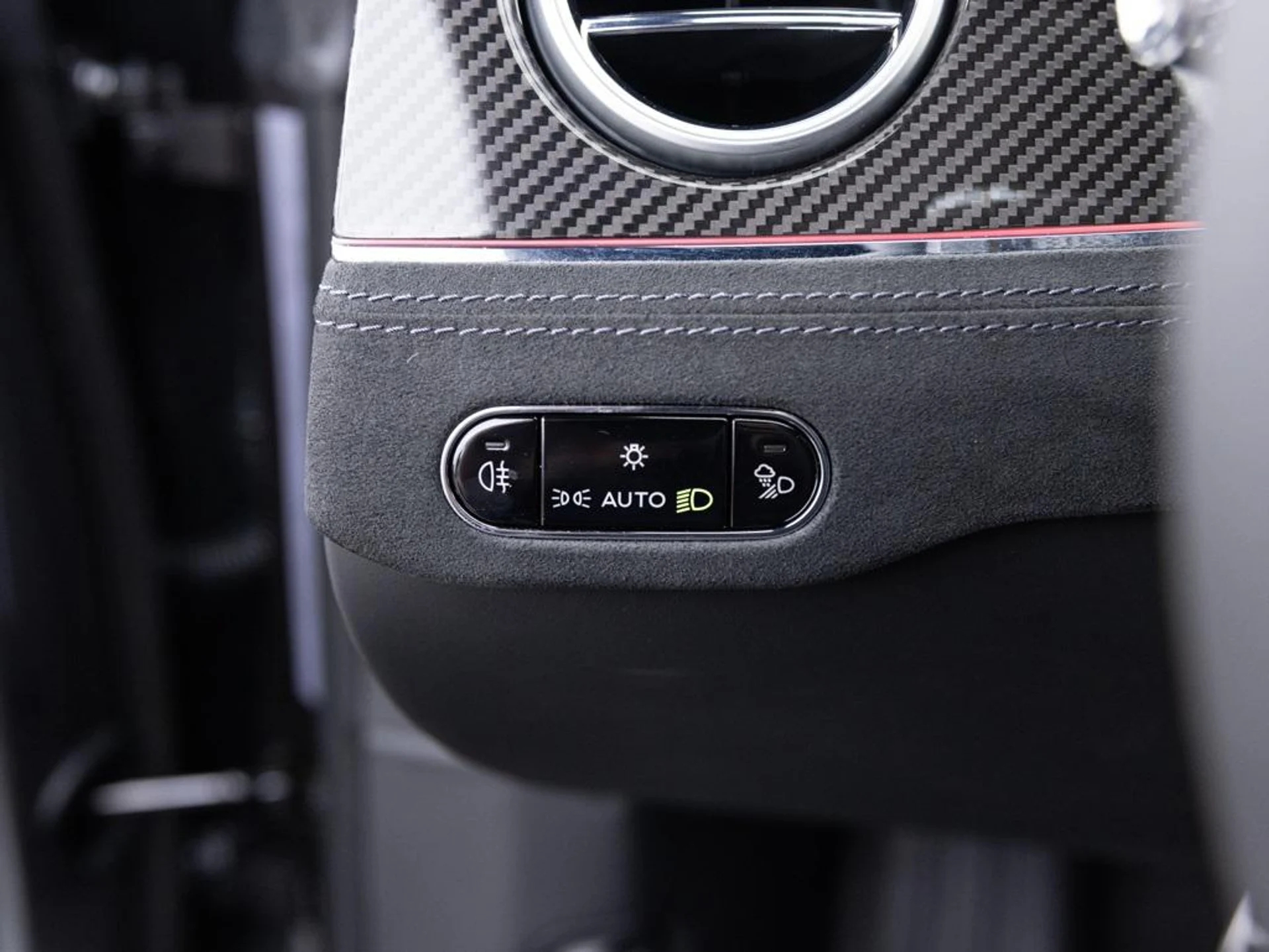 mph031_2740457980_403809828_67c233886b5617b02de63451_4e044f5209