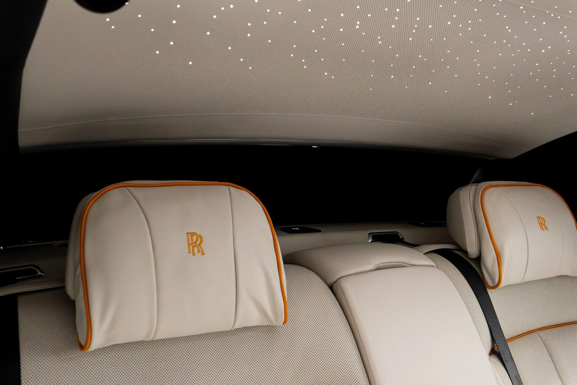 mph031_2743294905_Used_2019_Rolls_Royce_Phantom_1770350910_a72791b2b0