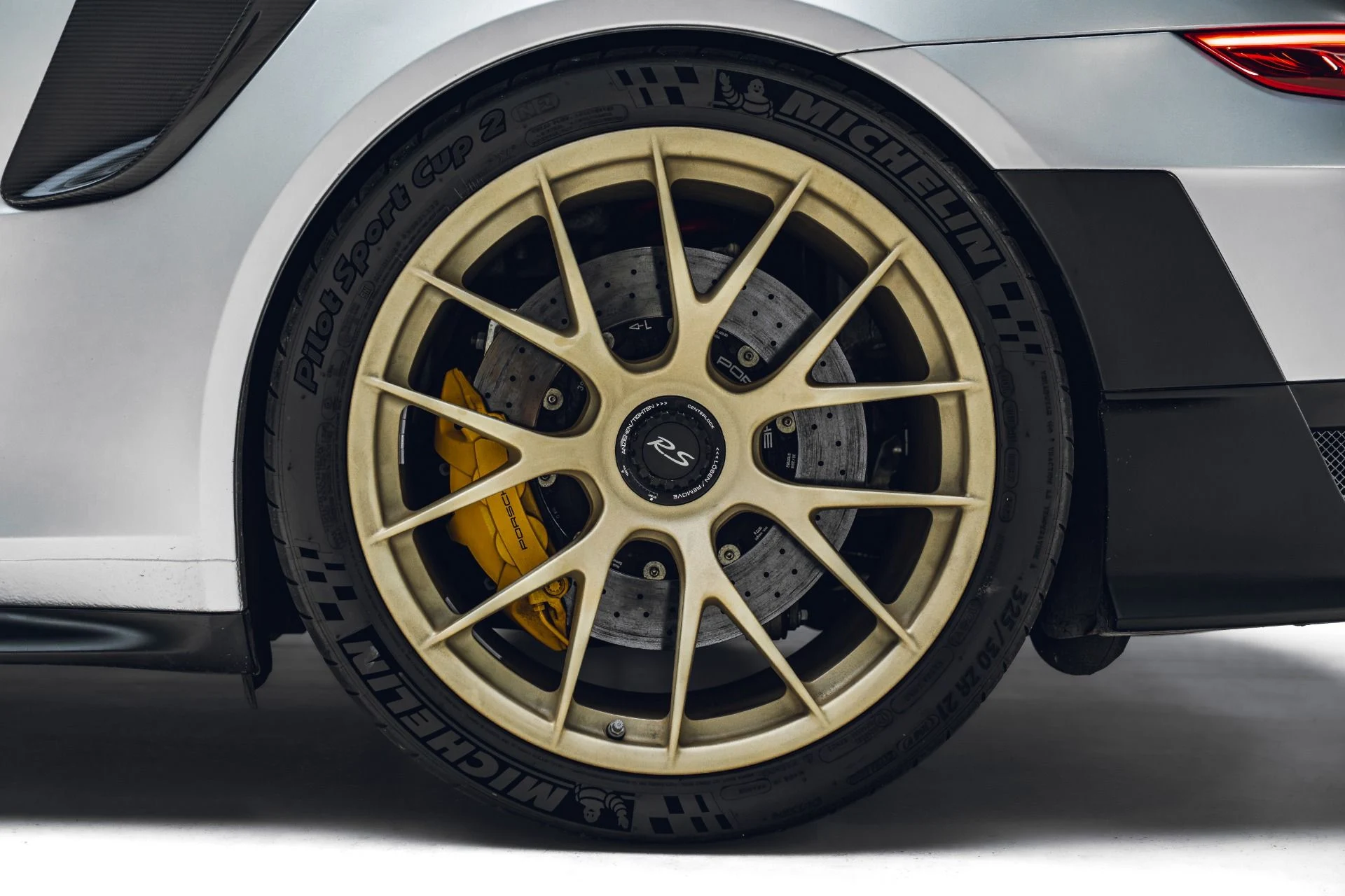 mph031_274921254_Used_2018_Porsche_911_GT_2_RS_1782090283_72db813211