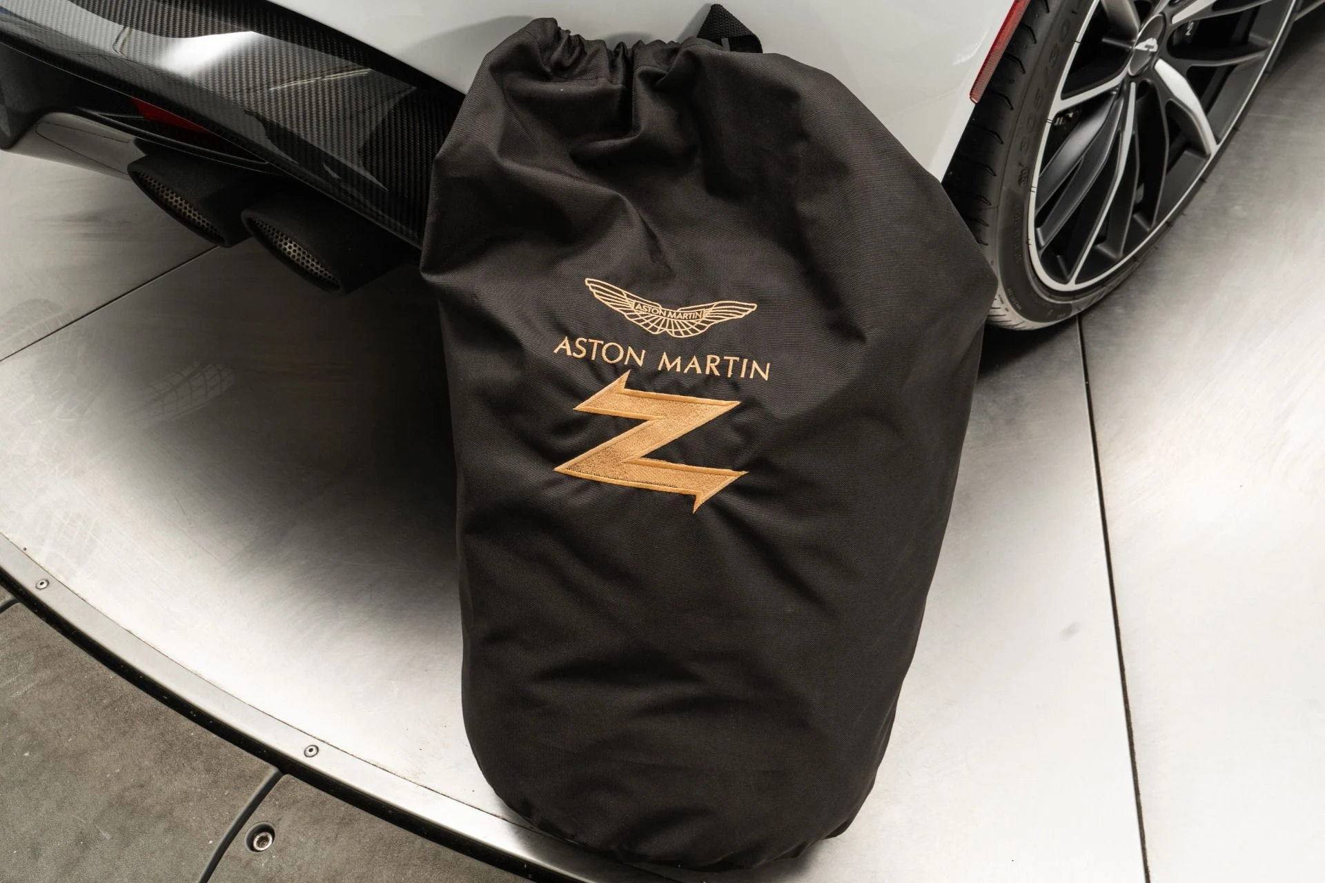 mph031_2749502491_Used_2018_Aston_Martin_Vanquish_Zagato_1706652655_60ce894f30