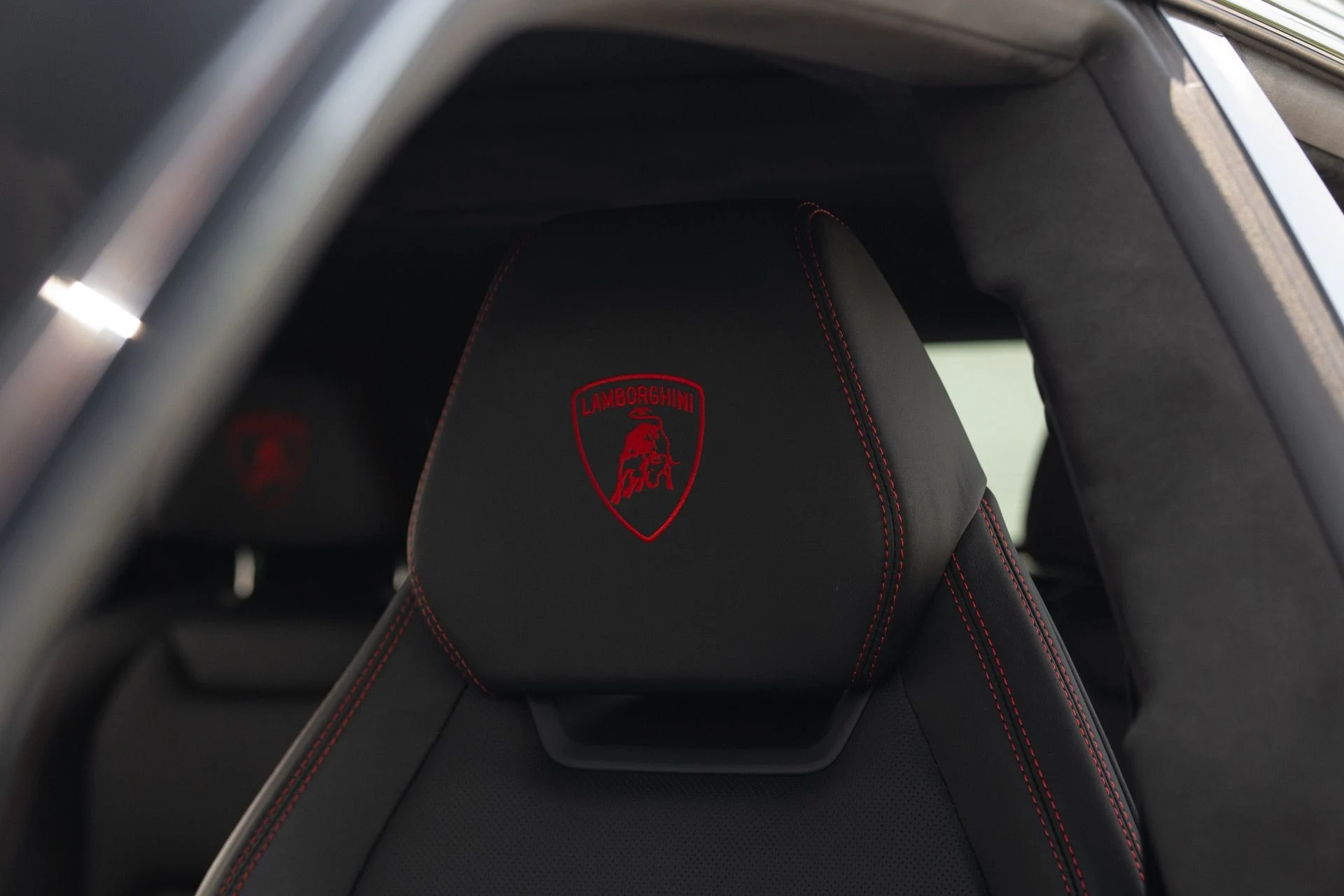 mph031_2752804702_Used_2020_Lamborghini_Urus_1758836559_a18fe80862