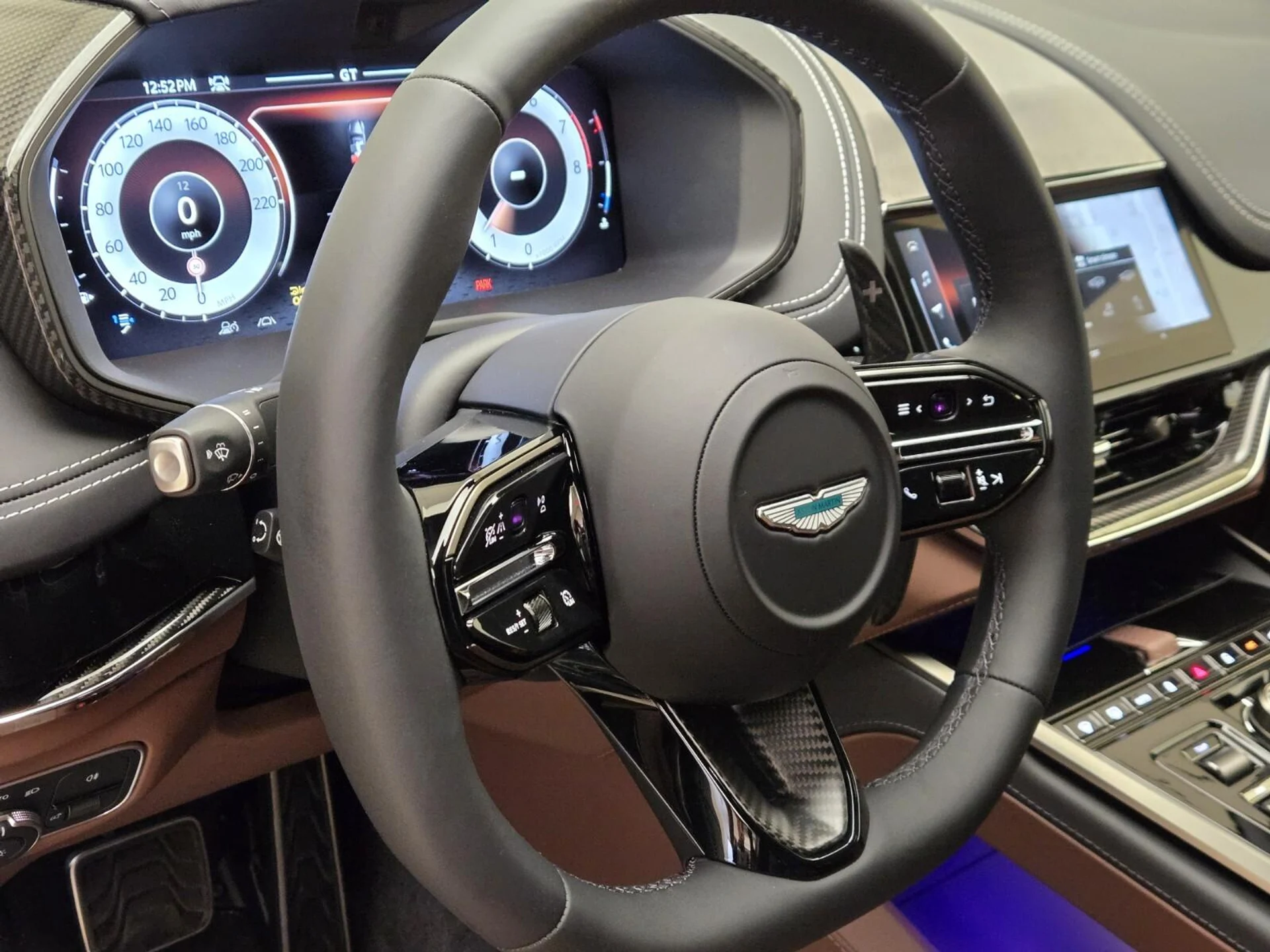 mph031_2755509004_New_2026_Aston_Martin_DBX_707_1781759970_2b353e2654