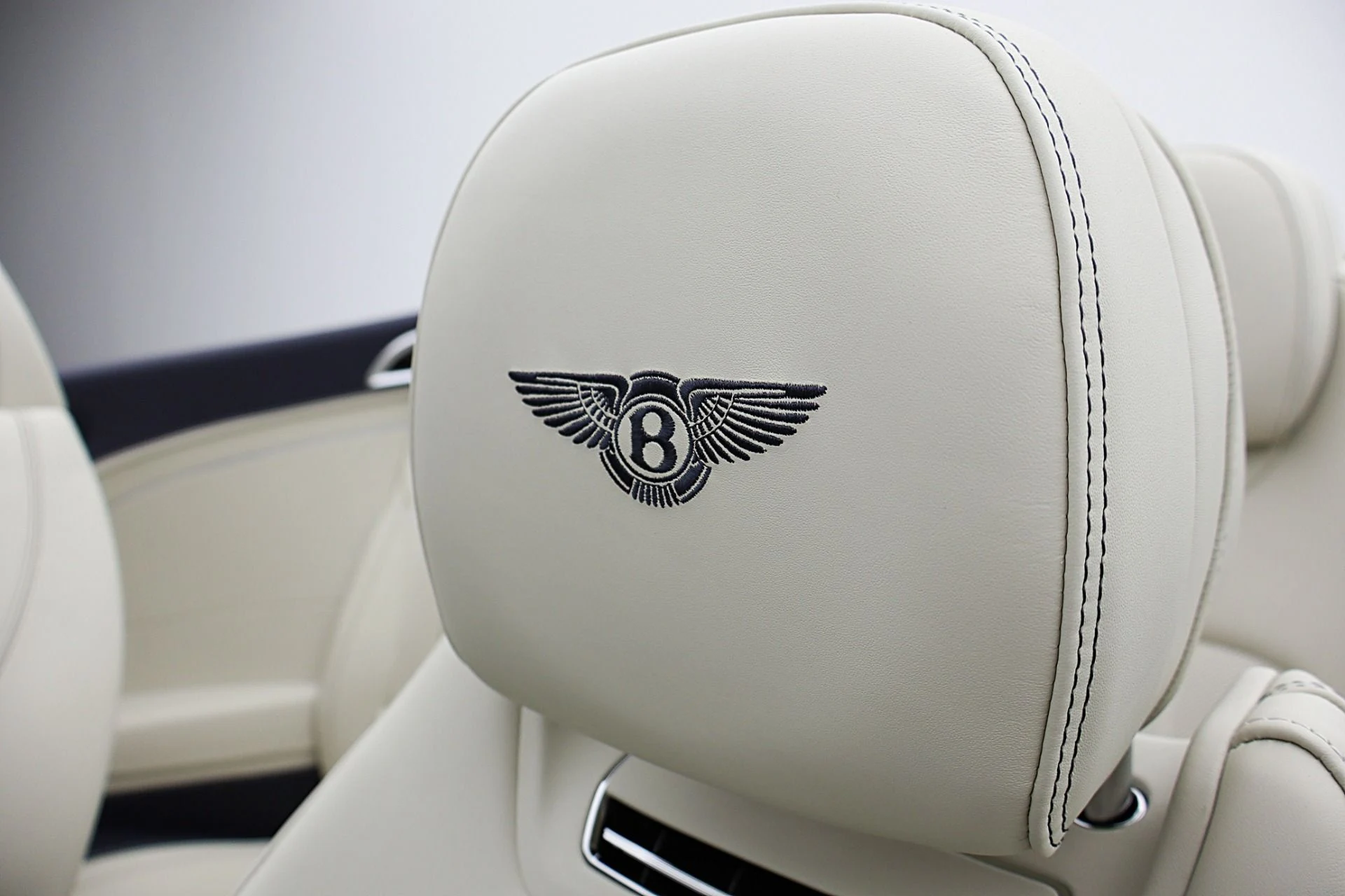mph031_2758692139_New_2026_Bentley_Continental_GTC_517d2fc046