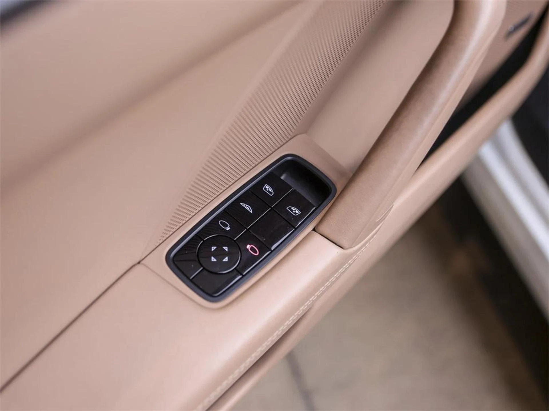 mph031_2762203312_N5y_Nq_Gm_L_Jbw7y_D7_Bec_Ct_Ef0_F_Fls_a4ab128032