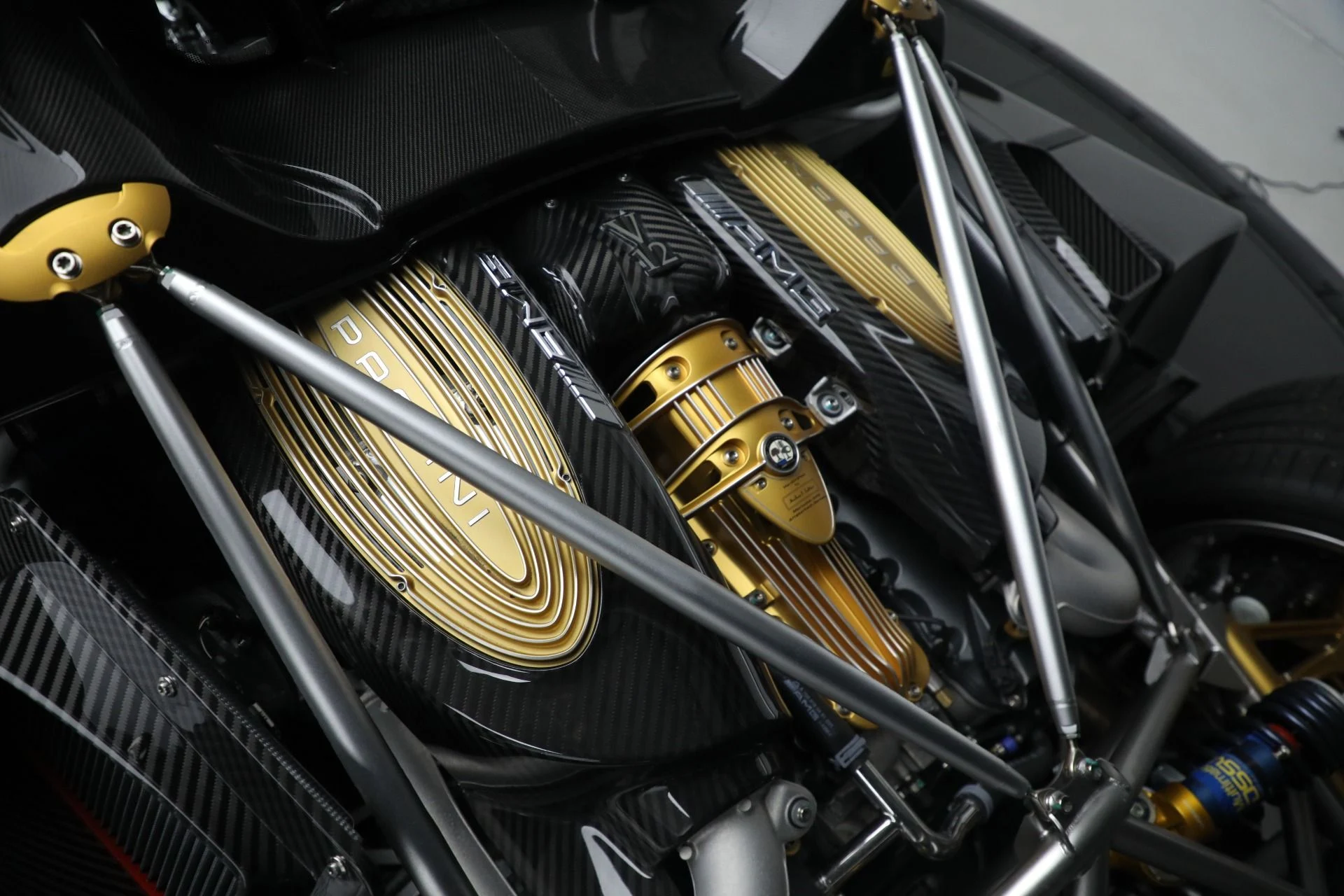 mph031_2764352840_Used_2017_Pagani_Huayra_Roadster_1769208327_fc37a656cc