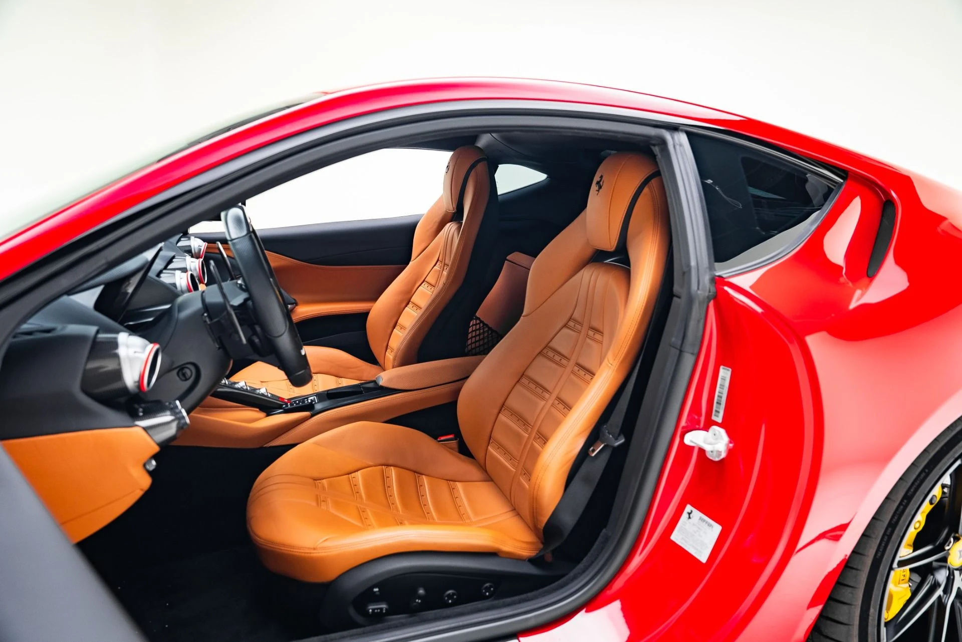 mph031_2785939353_Used_2019_Ferrari_812_Superfast_1766432155_9cf2e63f73