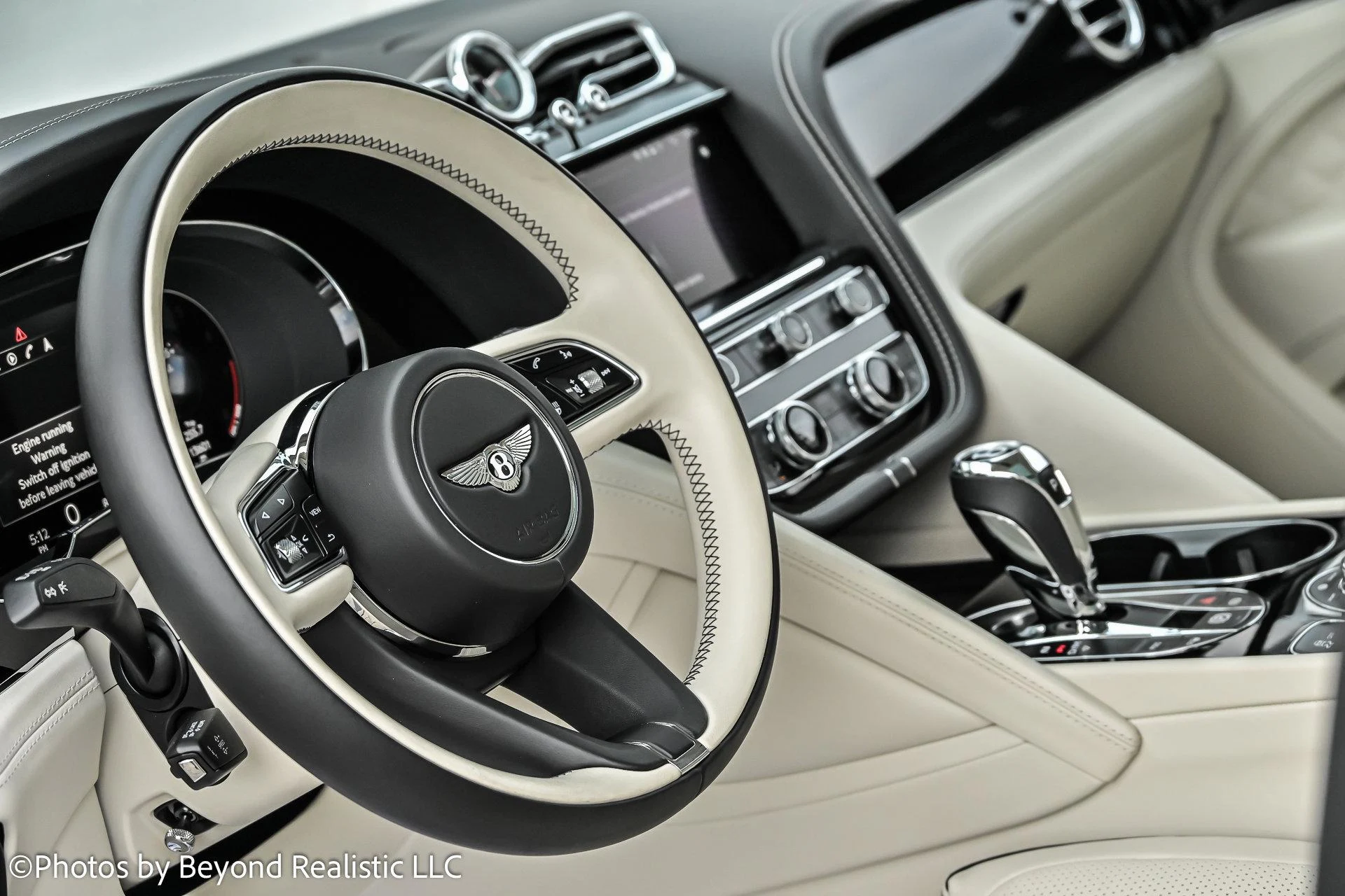 mph031_2786312847_Used_2022_Bentley_Bentayga_V8_Mulliner_Driving_Specification_1755763440_a80f3bb777