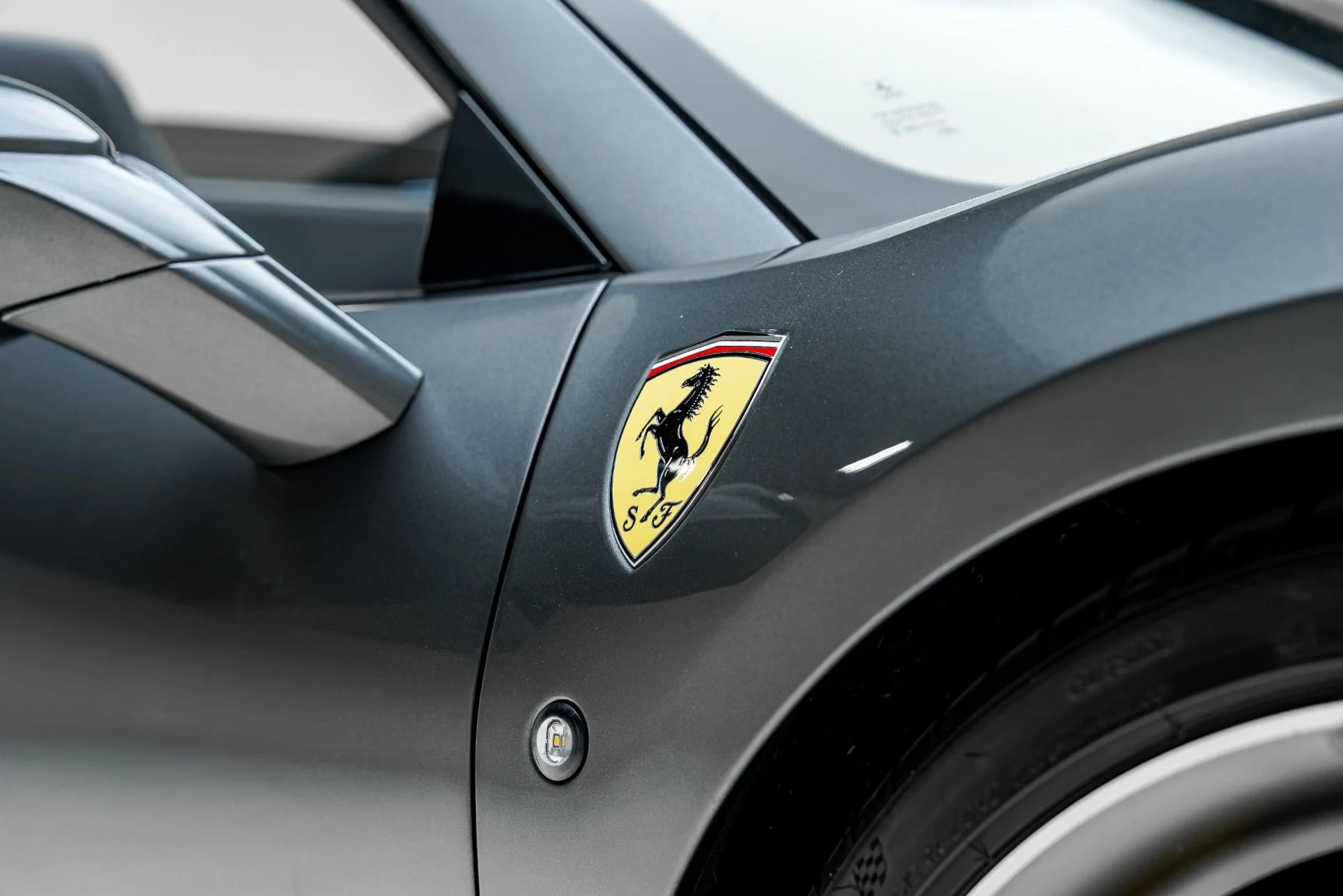 mph031_2789974795_Used_2022_Ferrari_F8_Spider_1788910660_0f939a46b7