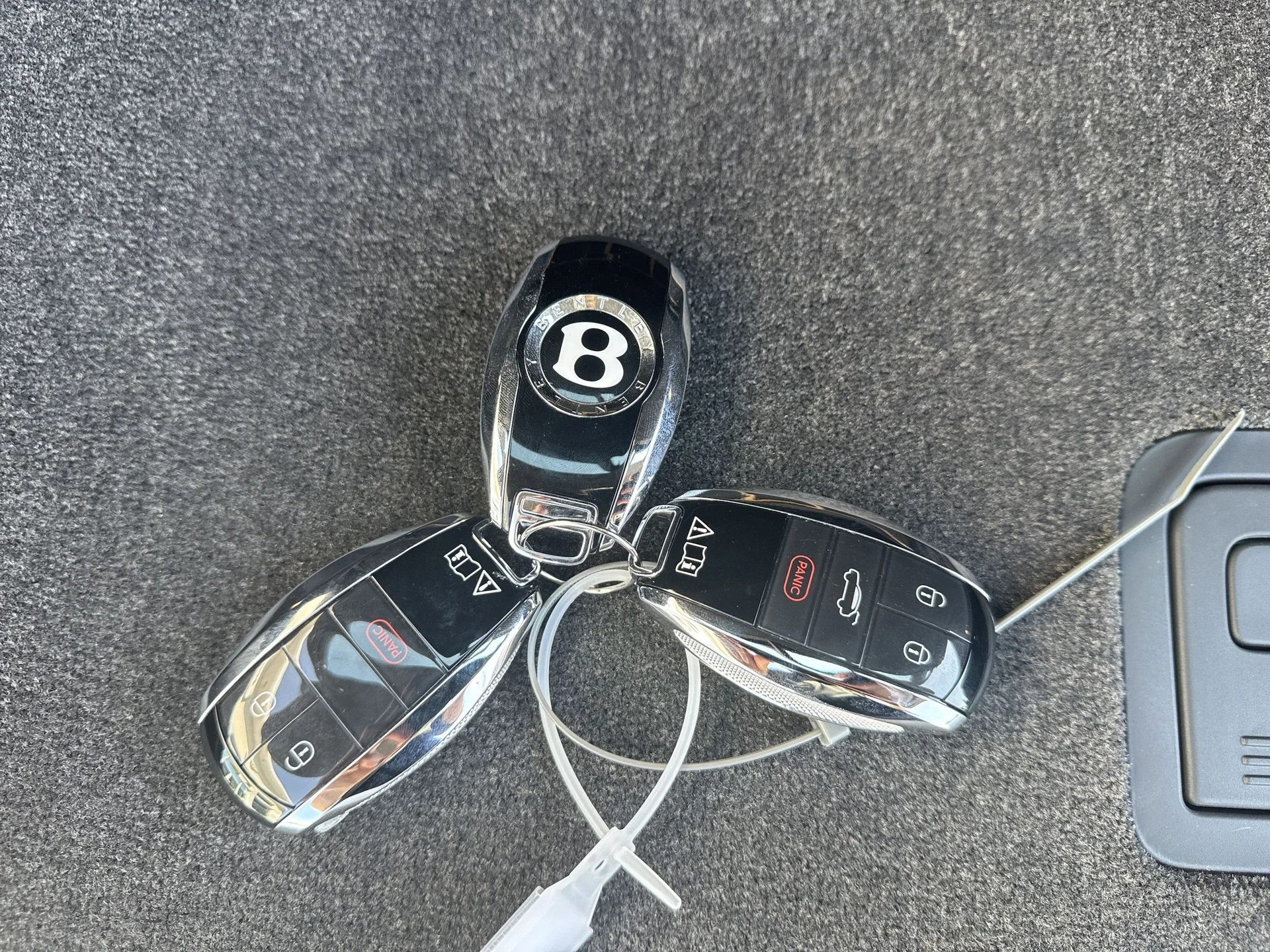 mph031_2790513603_b8bbcc86c1e29f2b01012548b5aeab37x_e6f259bbf7