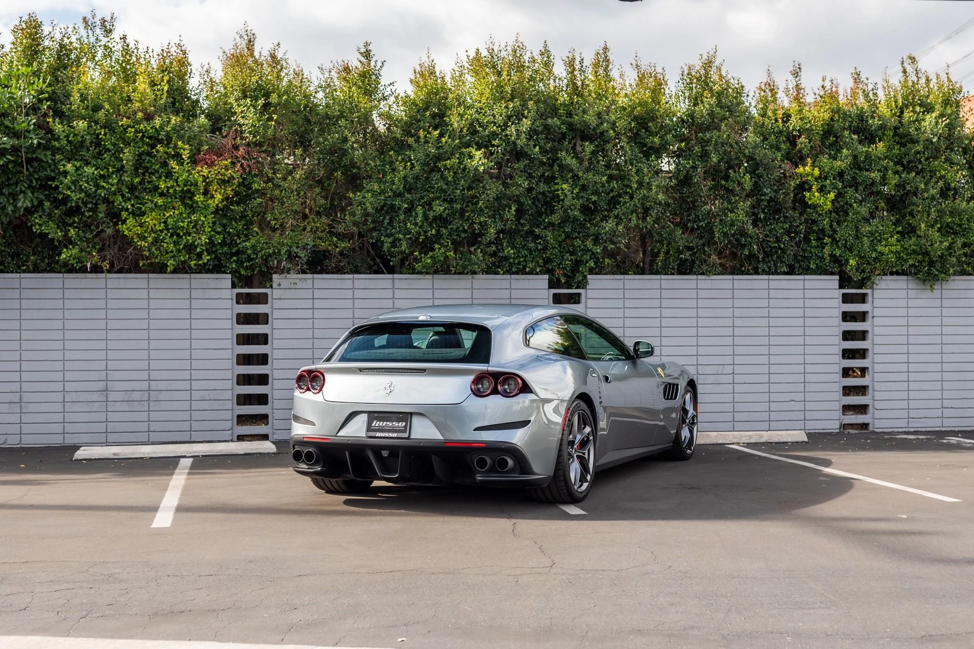 mph031_2791523388_Used_2018_Ferrari_GTC_4_Lusso_T_1701305215_48195fda02