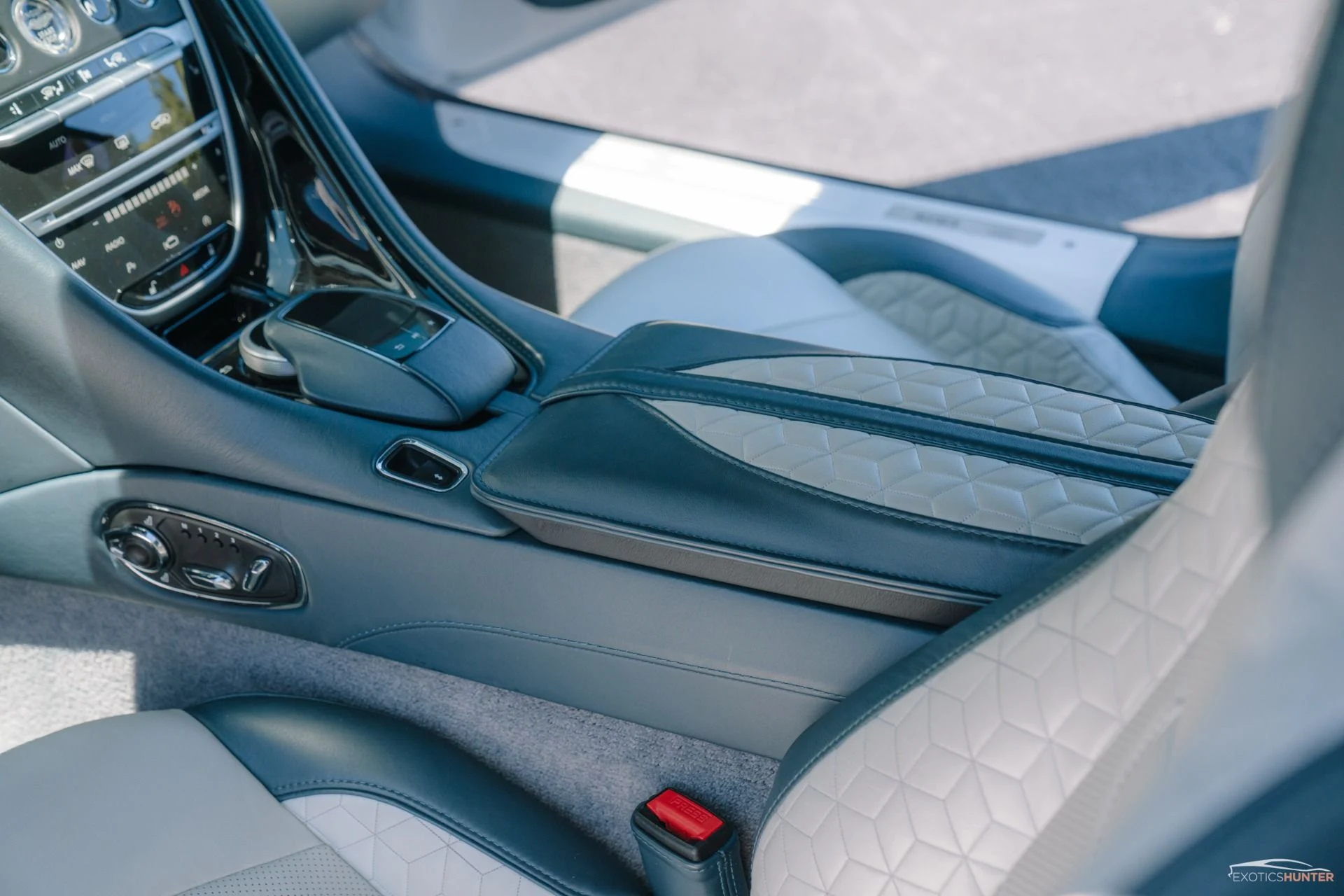 mph031_2801229750_Used_2019_Aston_Martin_DBS_Superleggera_in_White_Stone_w_Carbon_Exterior_1755546225_e0ef70b90a