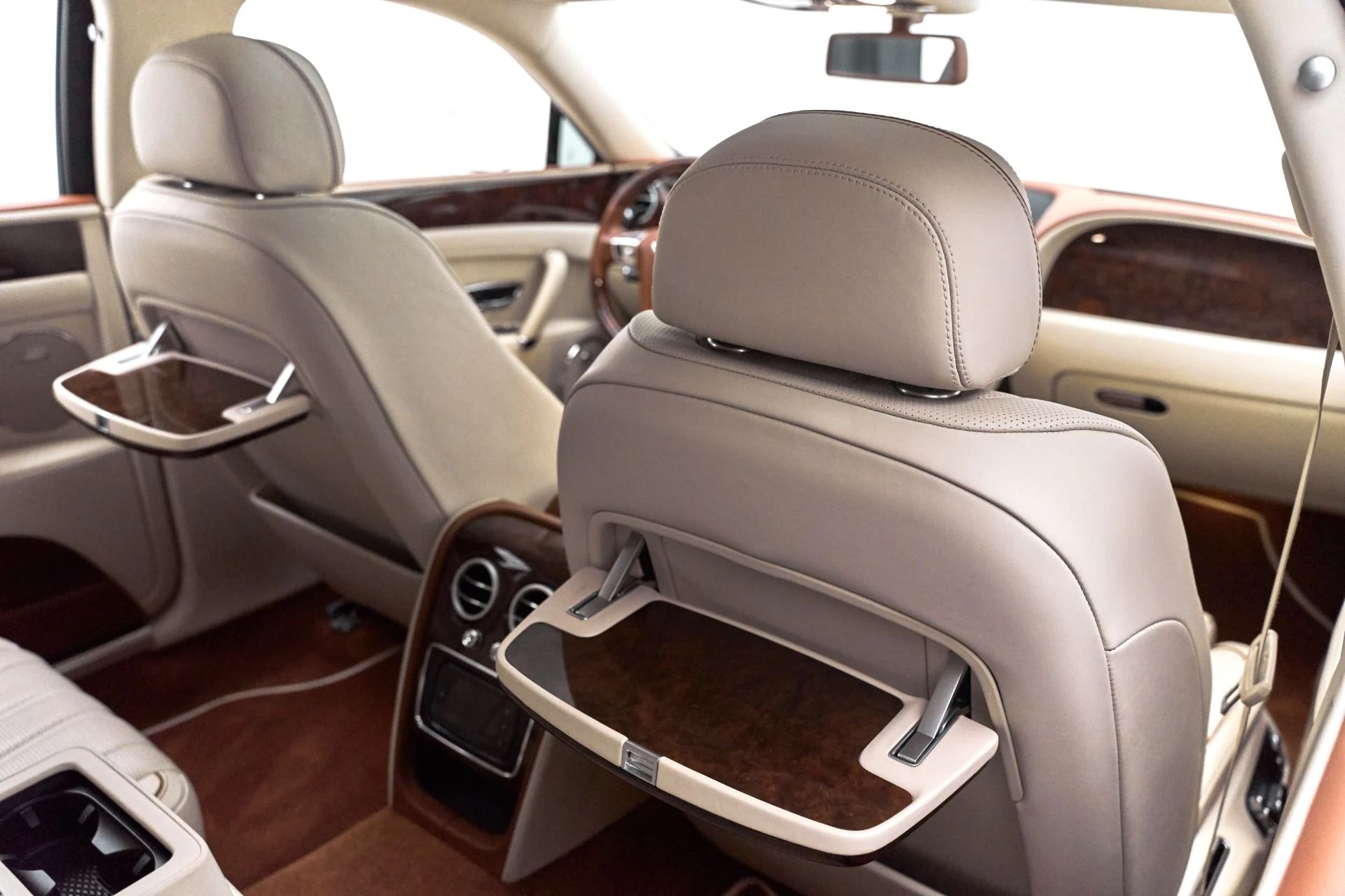 mph031_2801494046_Used_2015_Bentley_Flying_Spur_V8_1615575182_37999de022