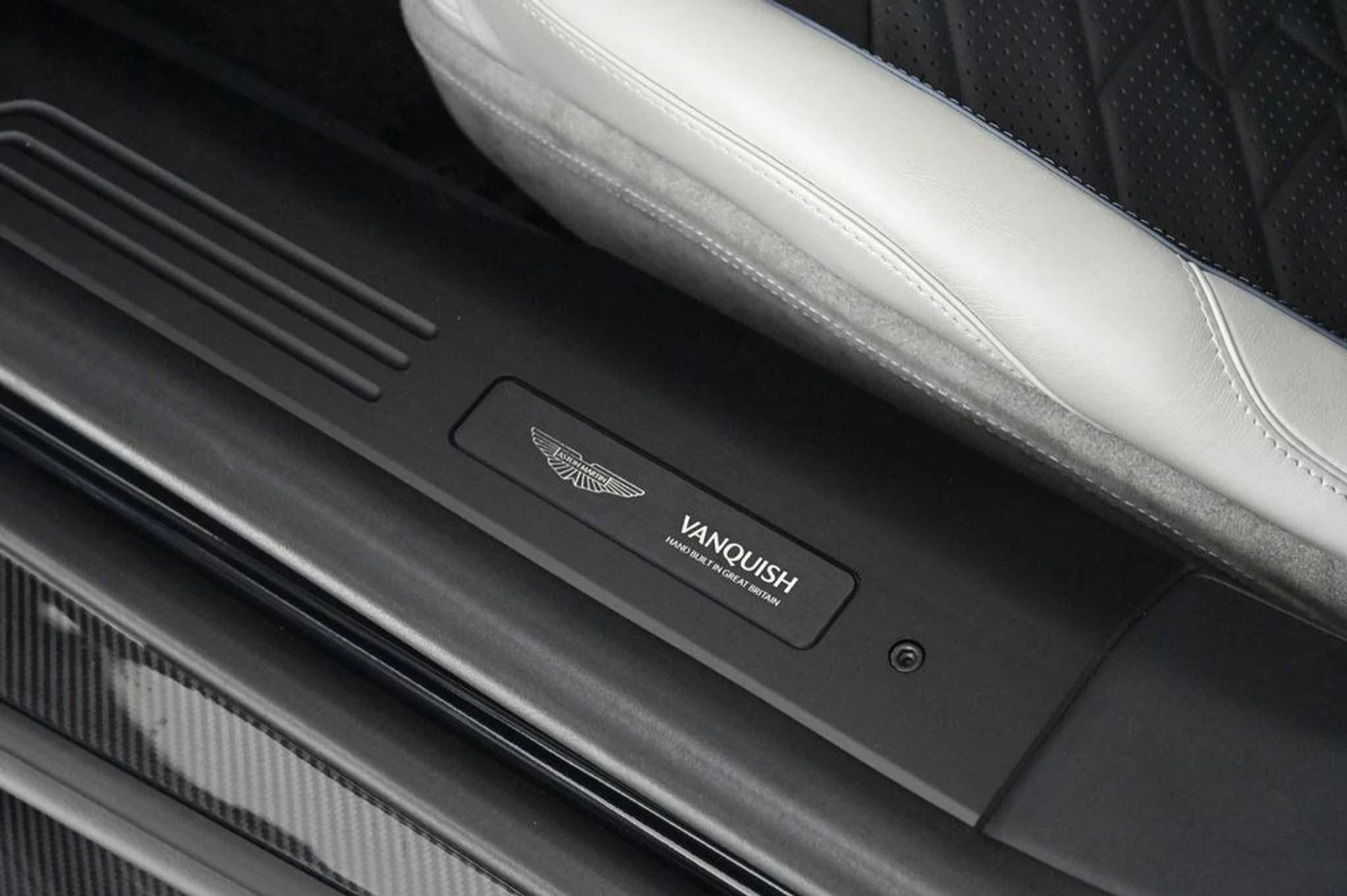 mph031_2808098122_new_2025_aston_martin_vanquish_coupe_11350_22854857_31_1024_8ce893e988