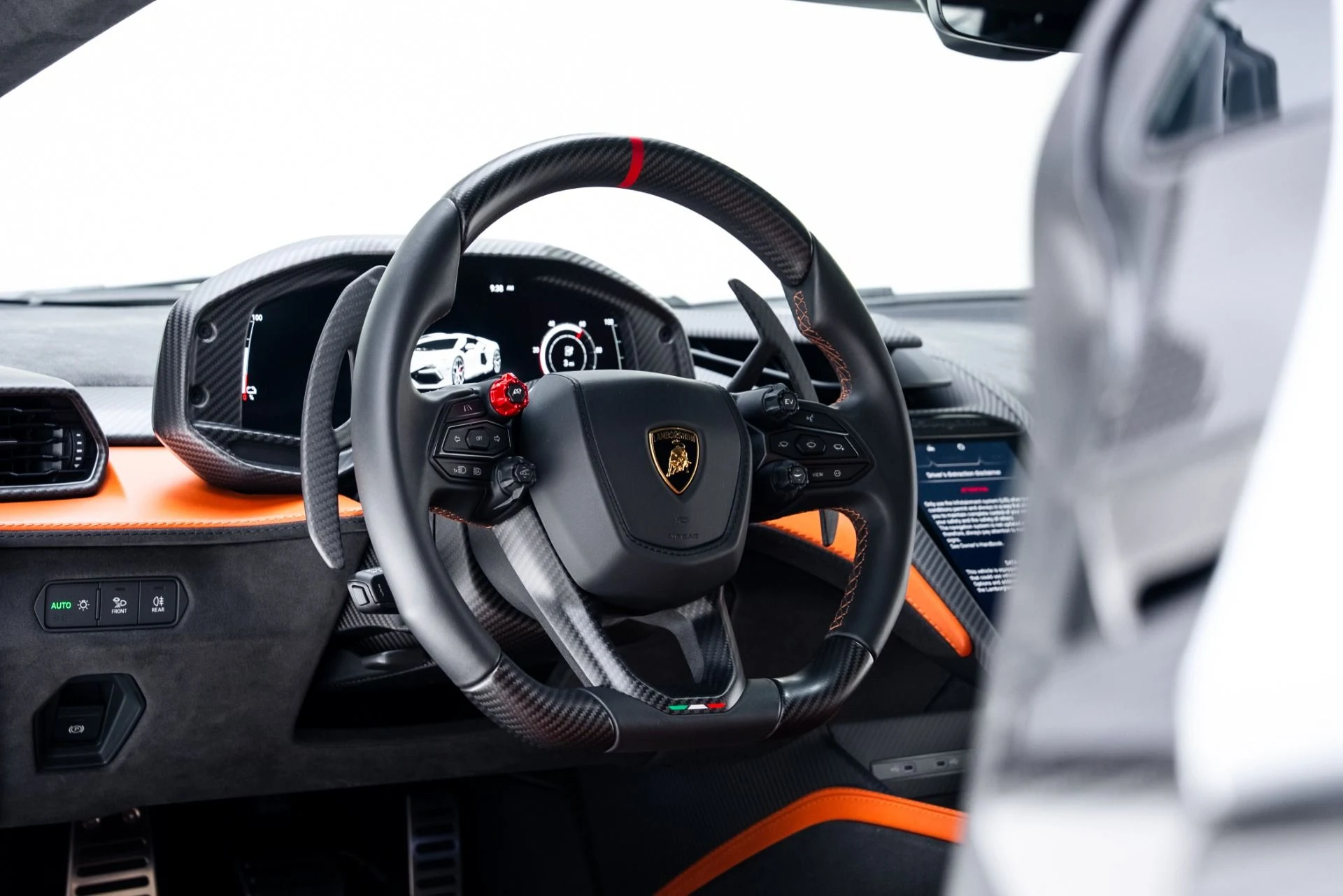 mph031_2815744389_Used_2025_Lamborghini_Revuelto_1770663111_5c5f2ba955