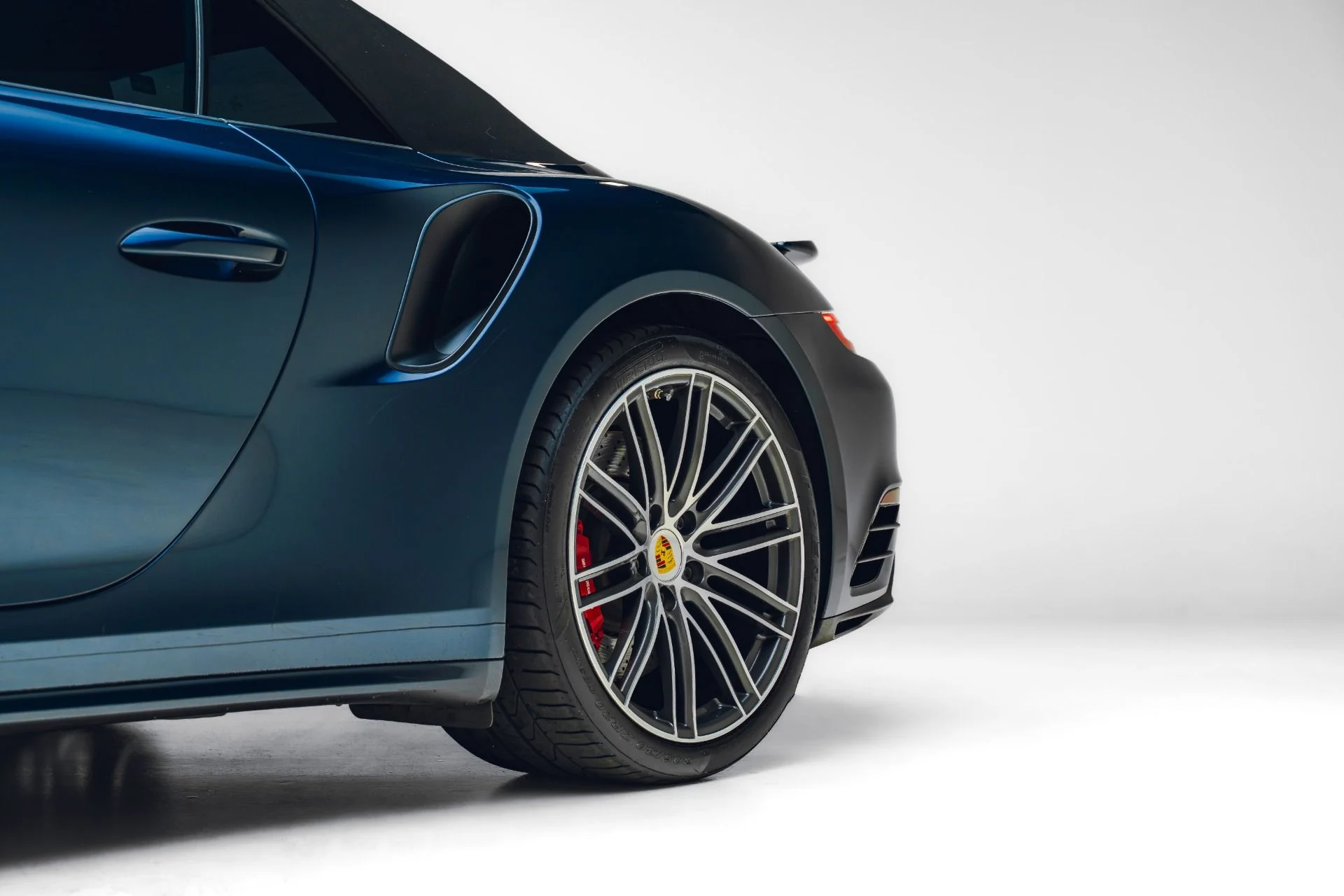mph031_2818391616_Used_2019_Porsche_911_Turbo_1781652589_f075556e4a