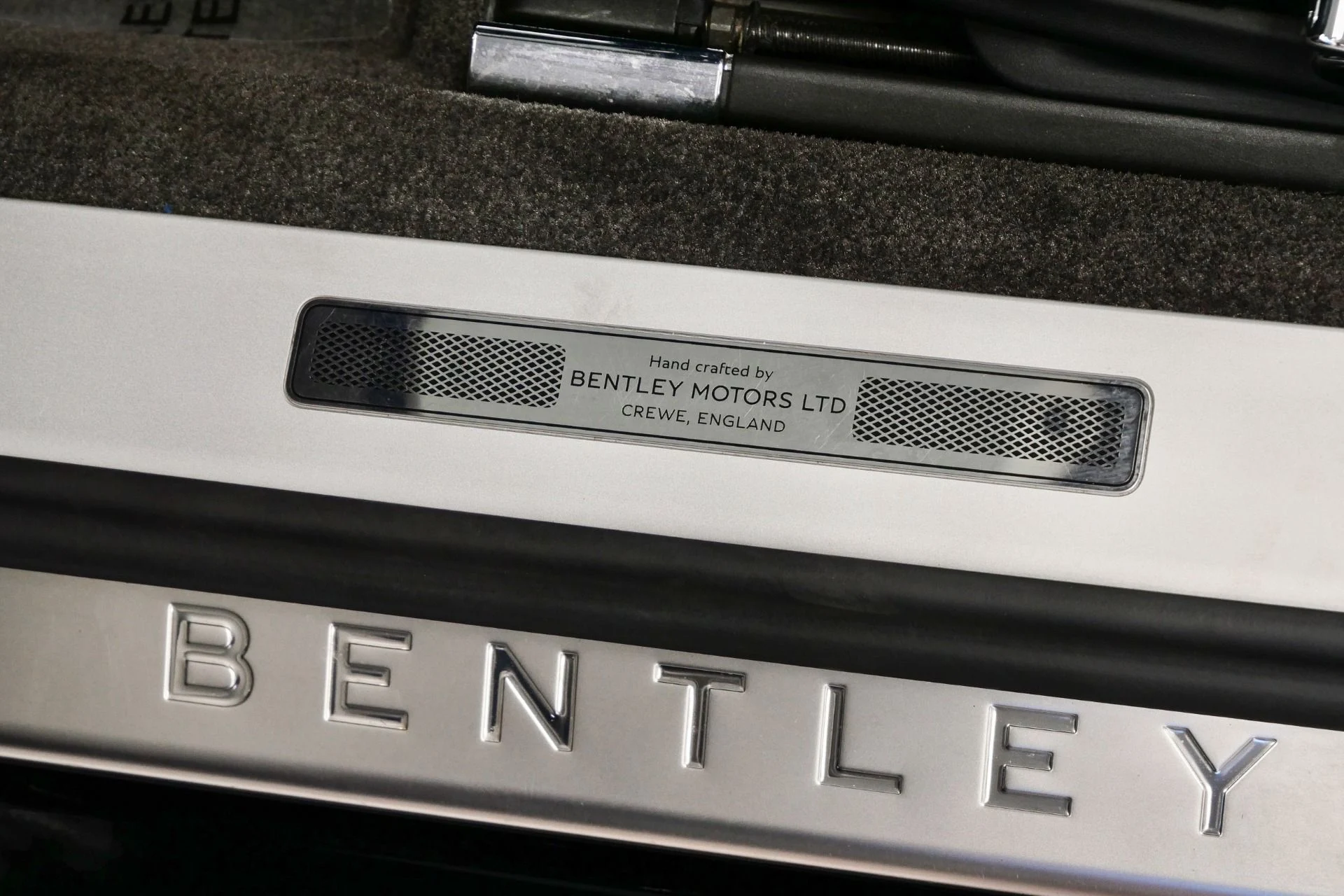 mph031_2820045237_Used_2020_Bentley_Continental_GTC_V8_Blackline_Specification_Front_Seat_Comfort_Specification_1768247283_904d75b9ea