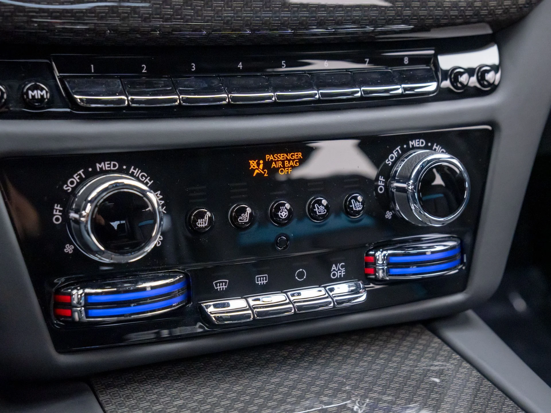 mph031_2827125367_865f57bafafb8c3515e2fda651e7c1b9x_319e9ba727