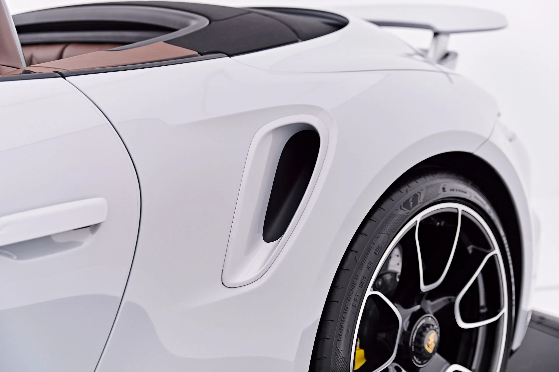 mph031_2830707626_Used_2025_Porsche_911_Turbo_S_1786497819_4cf6e50705
