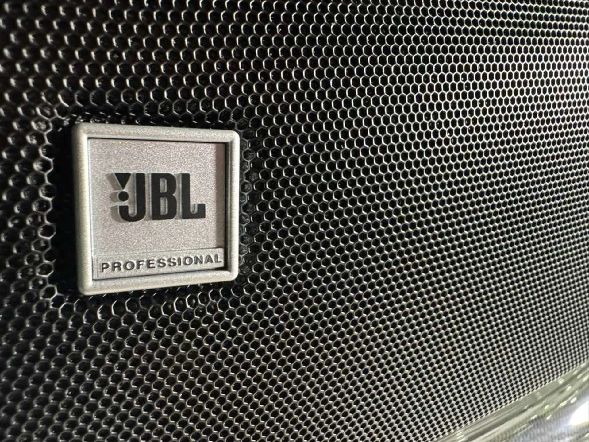 mph031_2850091933_3e3d70dd40390c373b24a1999e638abf_bbd33fedac