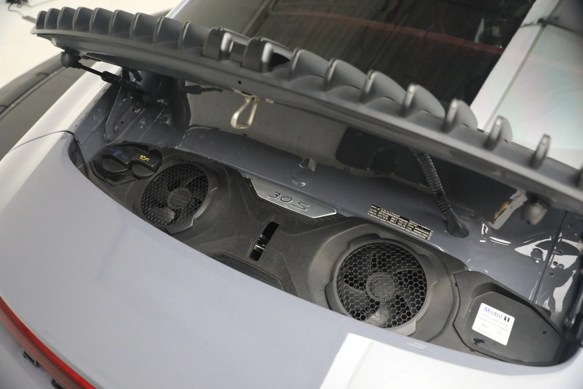 mph031_2851419462_Used_2021_Porsche_911_Carrera_S_1776709663_65d66ec2ed