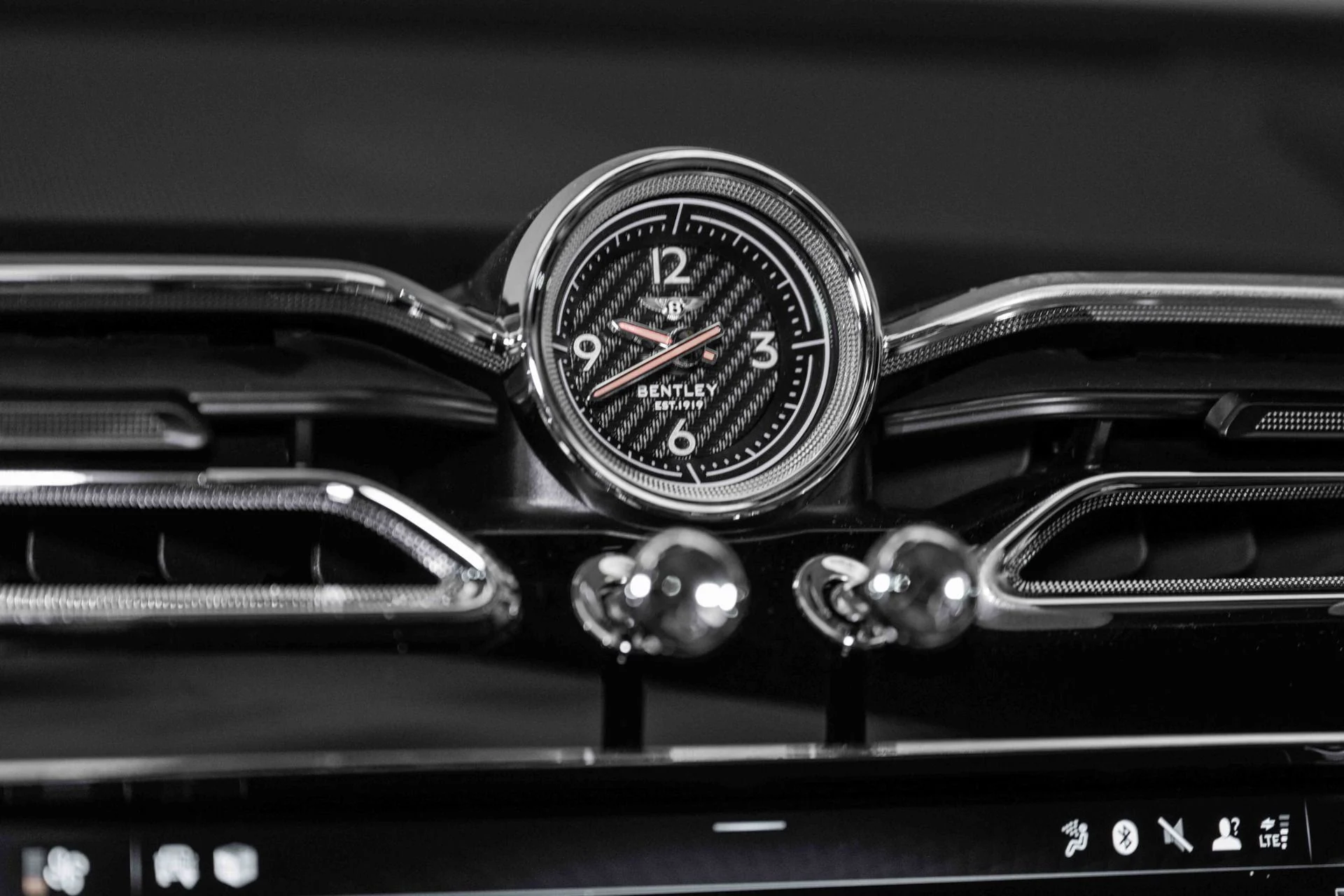 mph031_2853968446_Used_2024_Bentley_Bentayga_S_V8_1721581945_d01eb57544