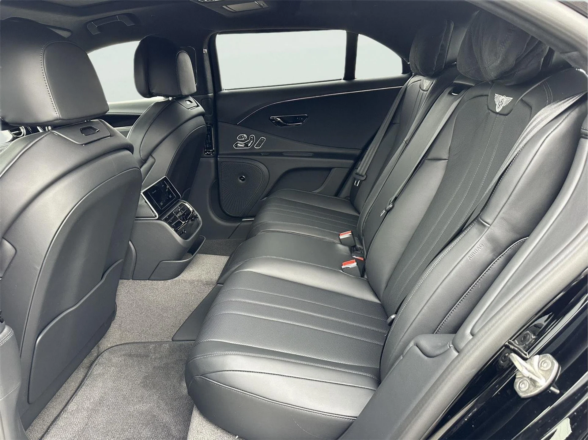 mph031_2855490256_1a3e8d56a13e327fe42eb80c38cf72c0_211d1d7535