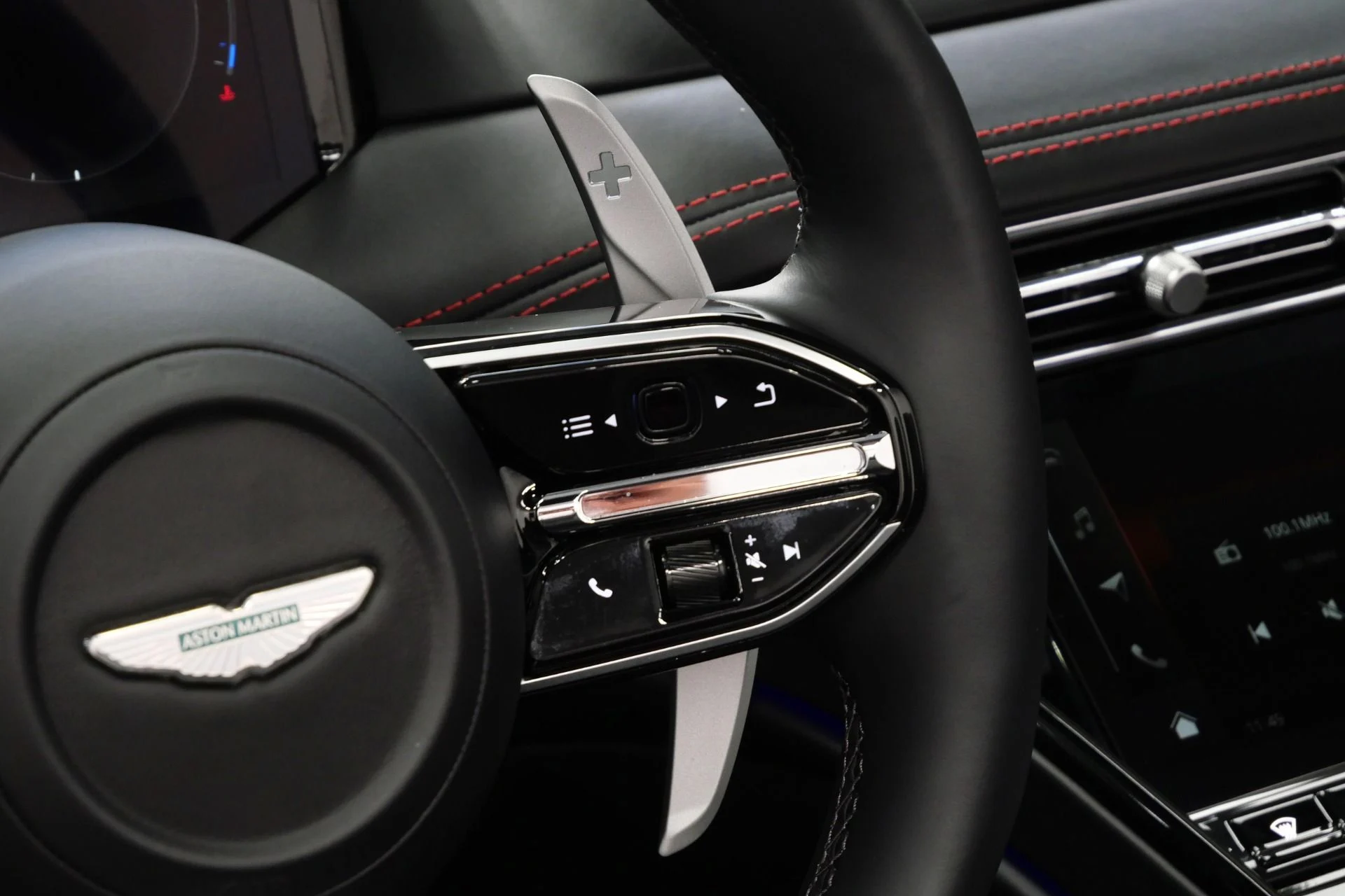 mph031_2857727540_Used_2025_Aston_Martin_DB_12_Volante_Inspire_Sport_Interior_Upper_and_Lower_Black_Packs_1778172034_d8e9fd9bd1