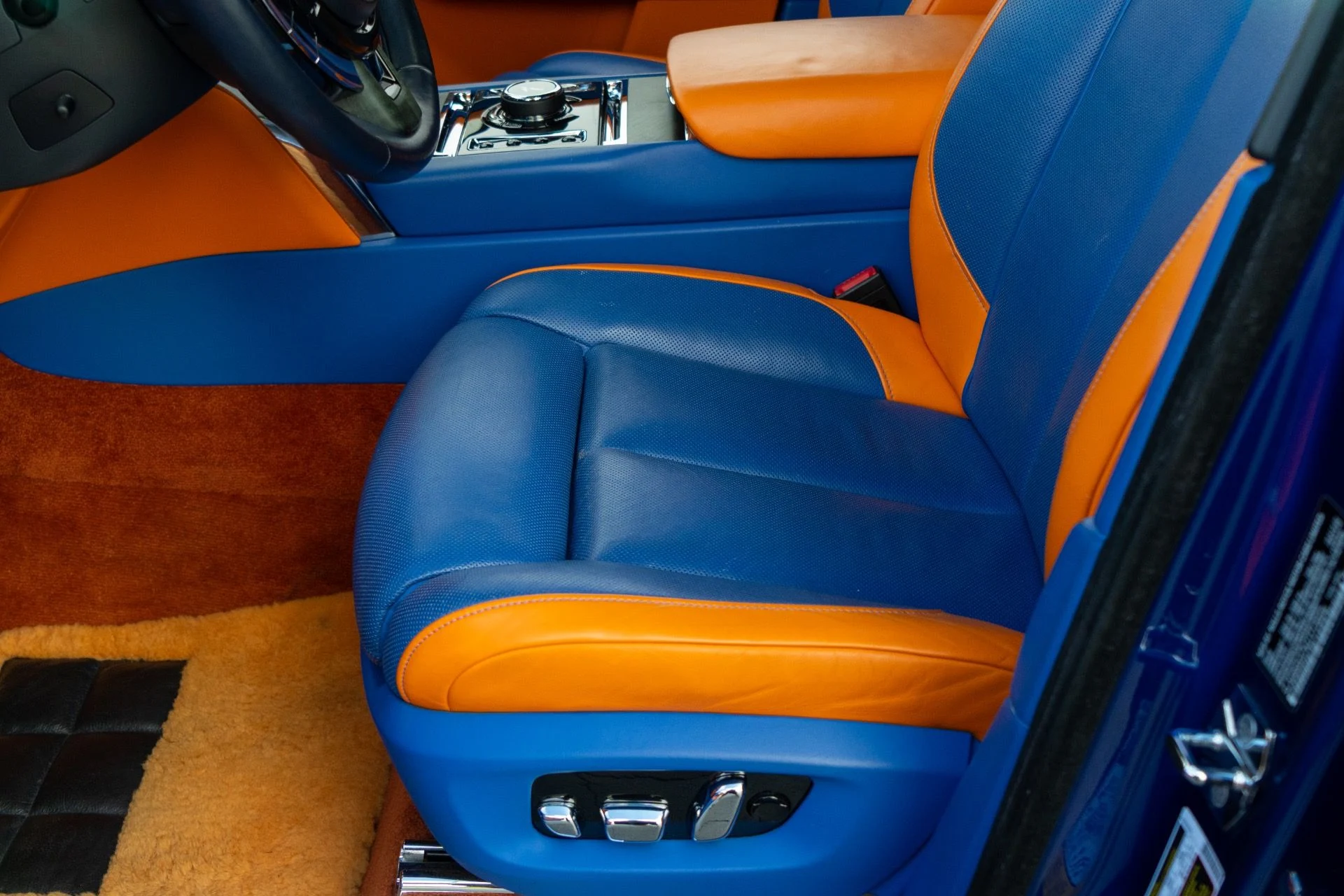 mph031_2857829677_Used_2019_Rolls_Royce_Cullinan_1764189669_3c186d7f58