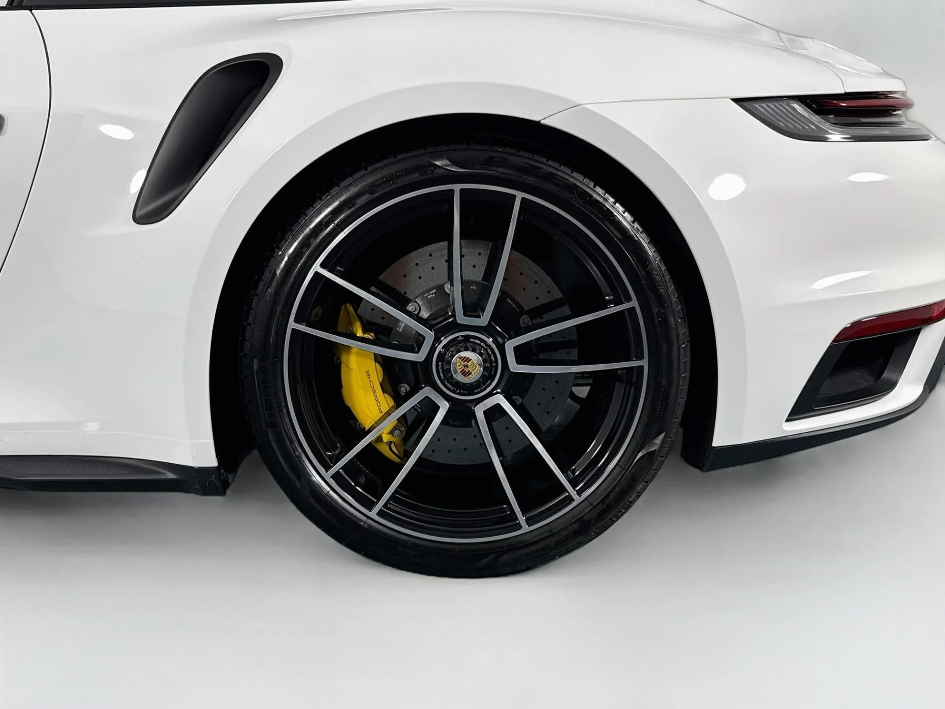 mph031_286137408_Used_2024_Porsche_911_Turbo_S_1788891726_194e8c9285