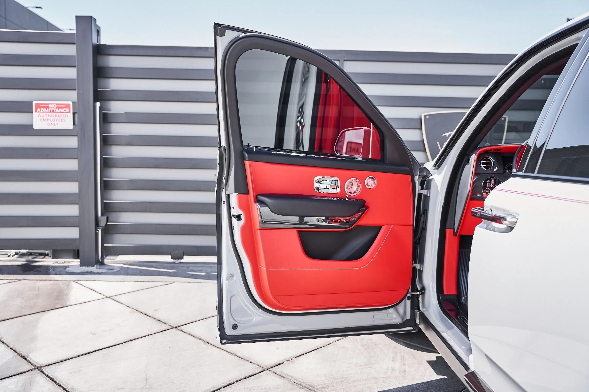 mph031_2862588564_Used_2024_Rolls_Royce_Cullinan_Black_Badge_1775870987_df99d3ebe1