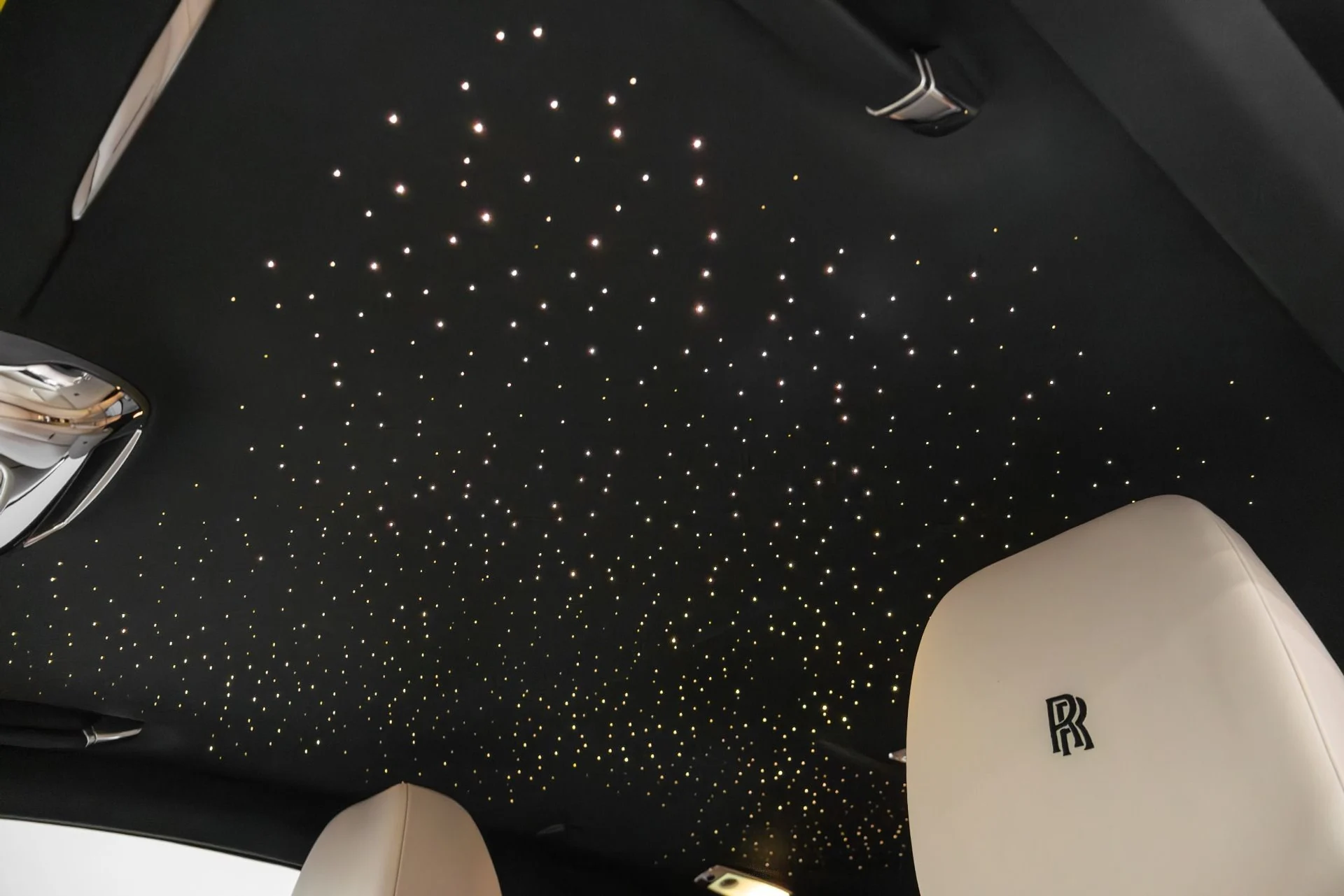 mph031_286543872_Used_2016_Rolls_Royce_Wraith_1765322495_421f5e95ed