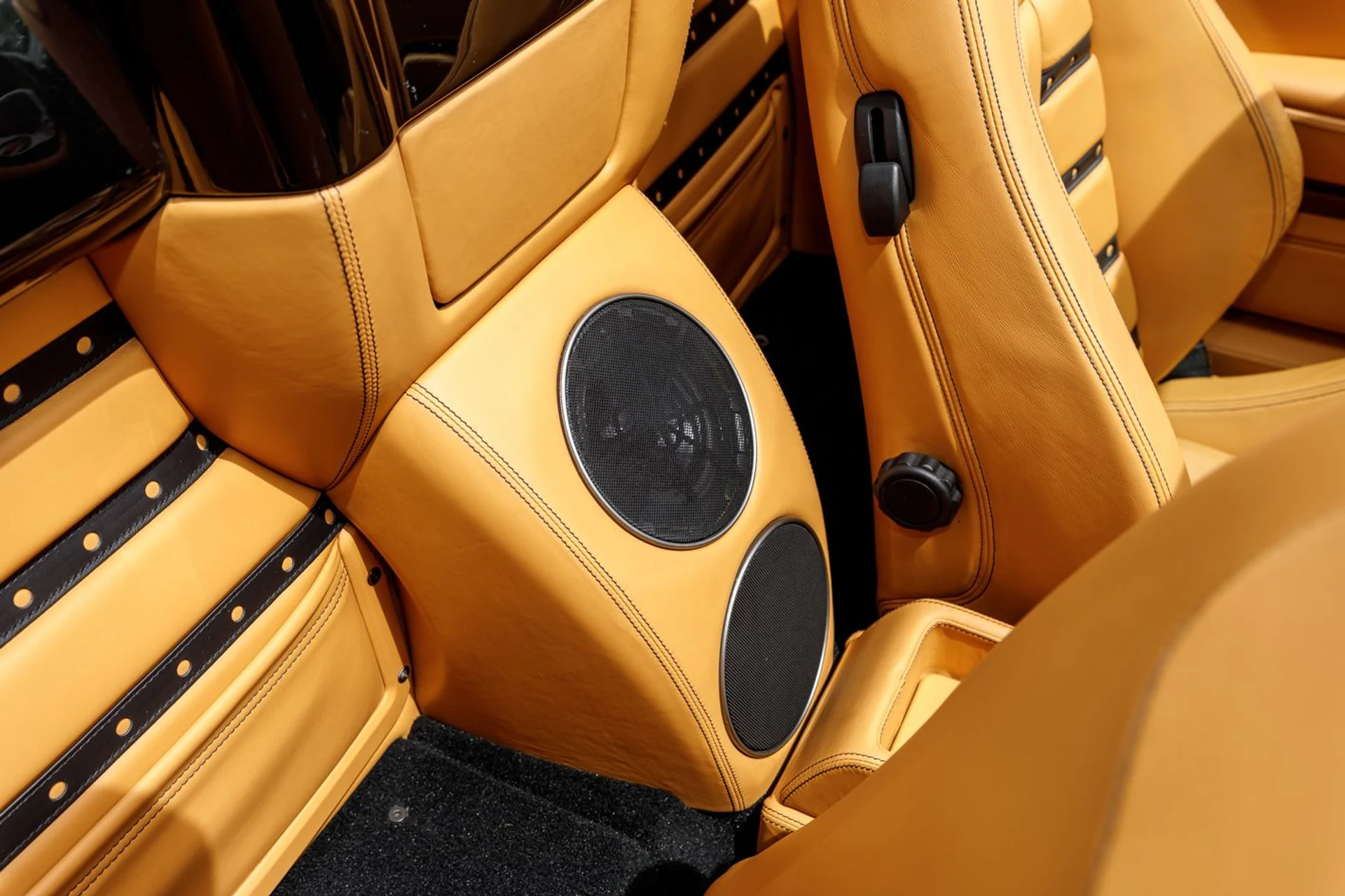 mph031_2876516368_569_p32_l_6abd24a147