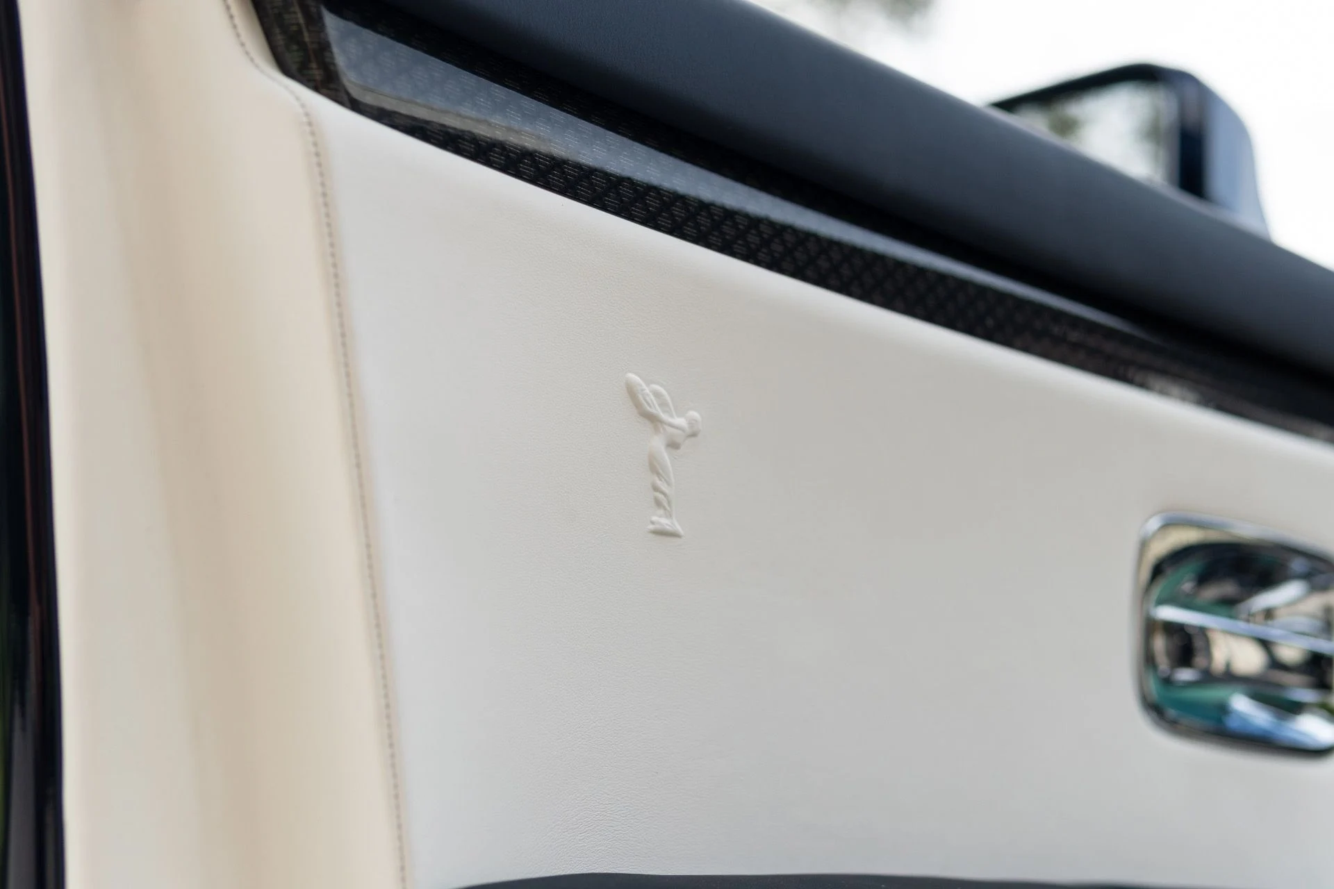 mph031_2884110511_Used_2023_Rolls_Royce_Black_Badge_Ghost_1765569637_5905253032