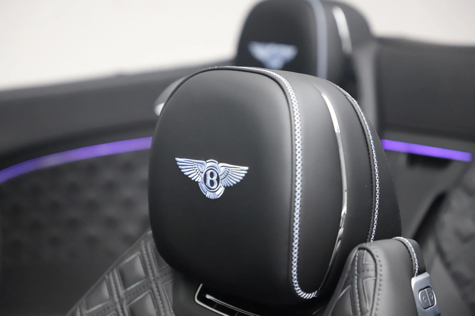 mph031_2884939121_Used_2020_Bentley_Continental_GTC_V8_1777583476_5439055884