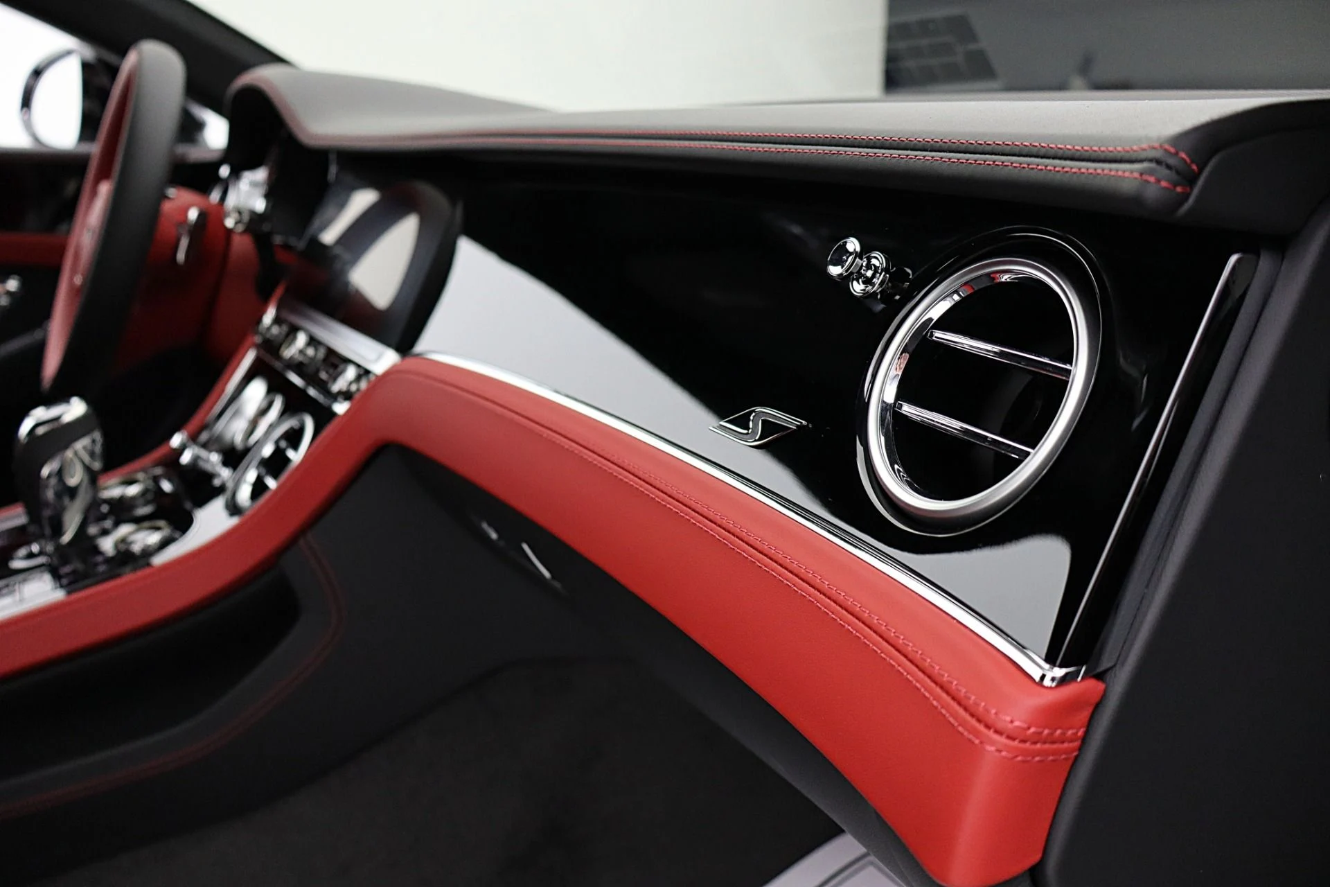 mph031_2887240658_New_2026_BENTLEY_CONTINENTAL_GT_S_711727881a