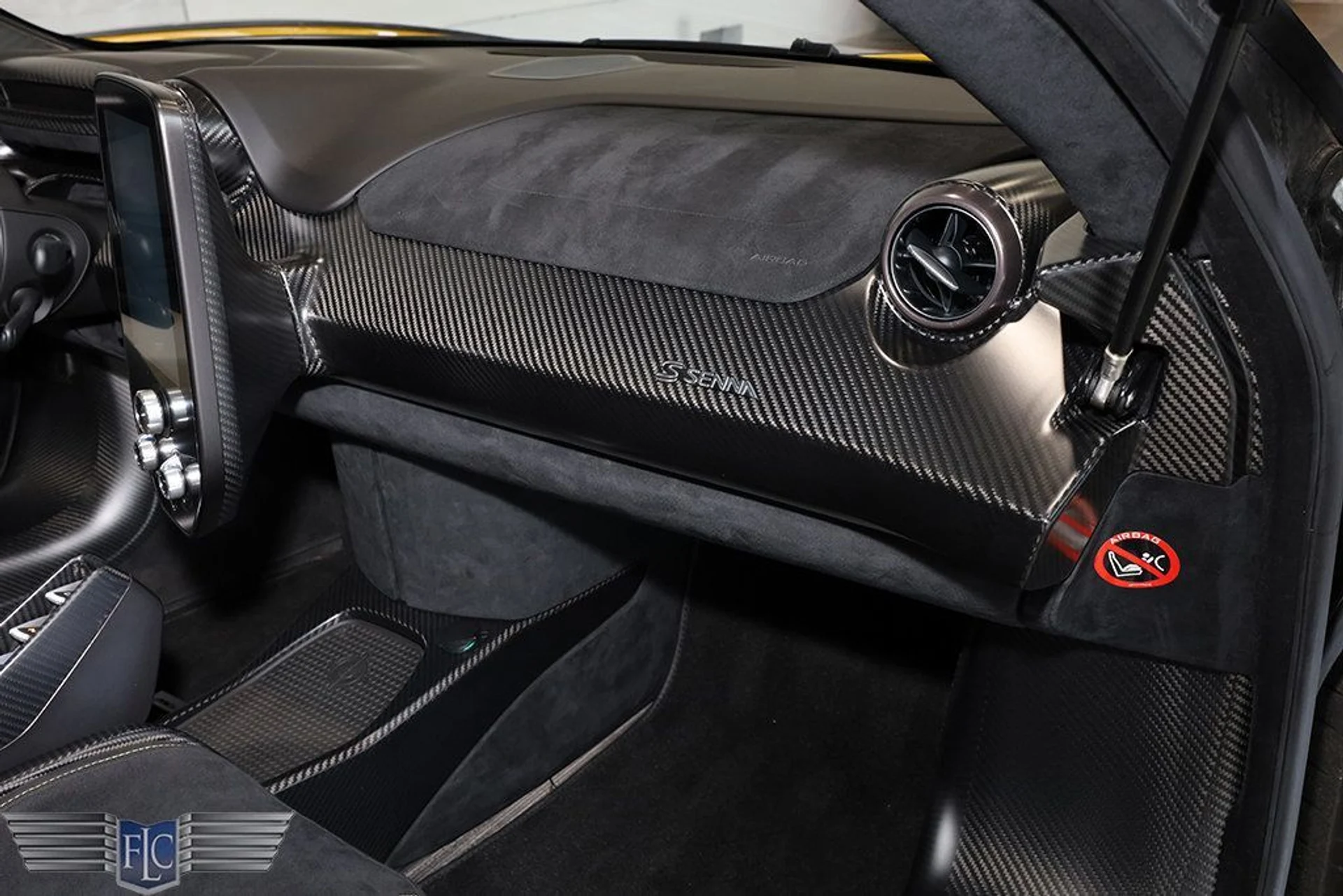 mph031_2892572766_used_2019_mclaren_senna_9689_22907327_32_1024_3e54ac45ce