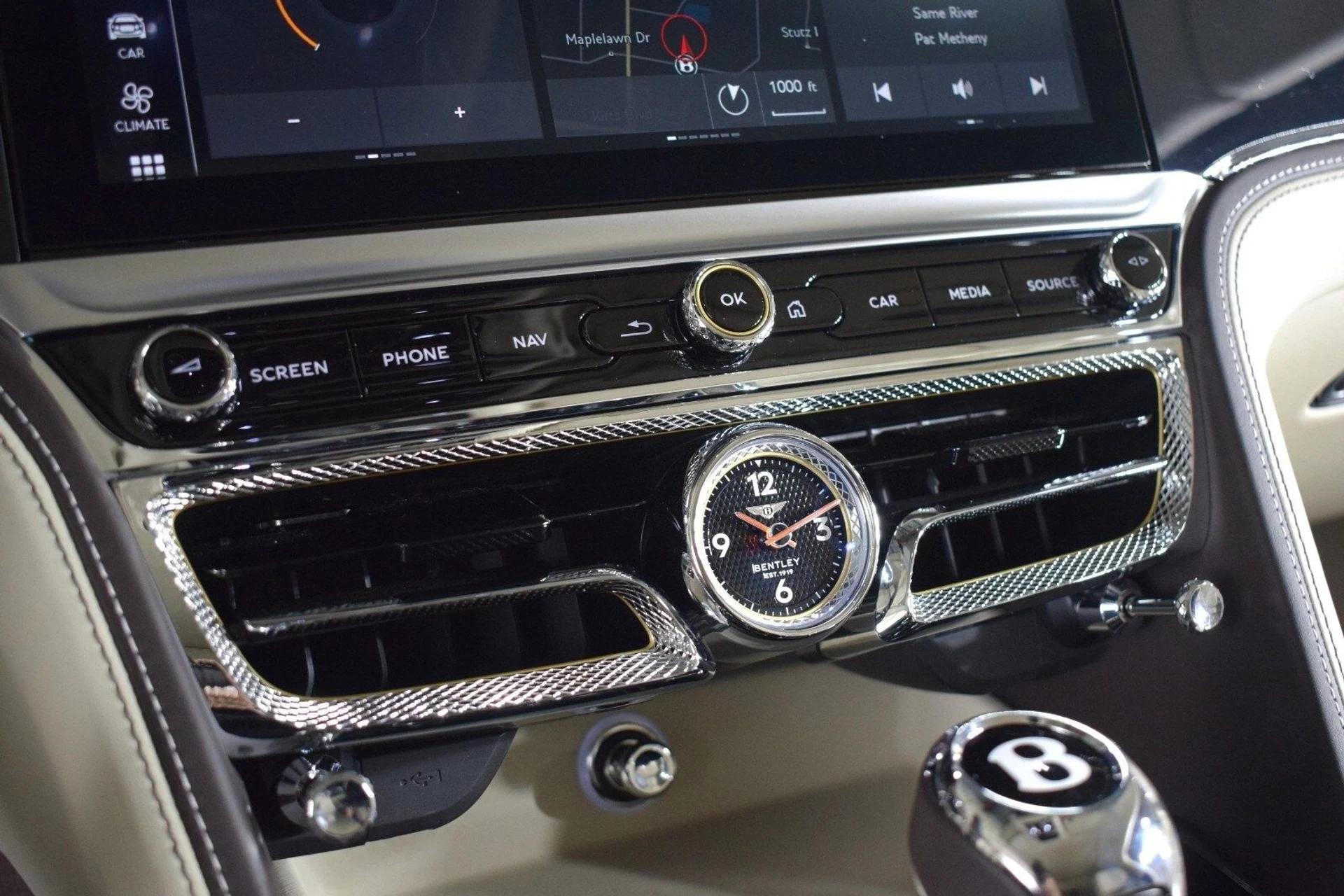 mph031_2895090996_745b0f6151be0da82b8367db21c4f694x_52c620813c