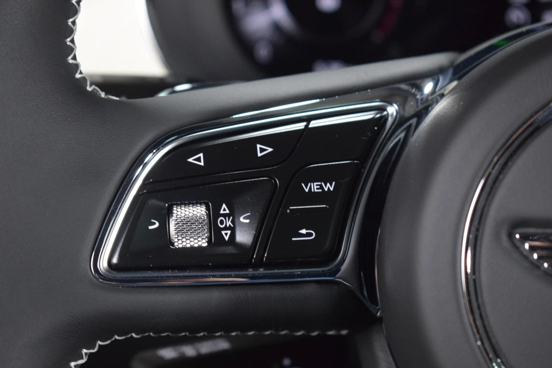 mph031_2895563718_4a65a6c8d83670de9bed4c6092e63db2x_ee3669da0a