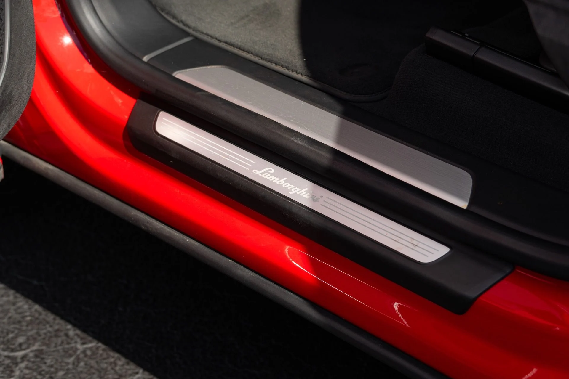 mph031_2895676064_Used_2023_Lamborghini_Urus_S_1771018679_dd7937c10d