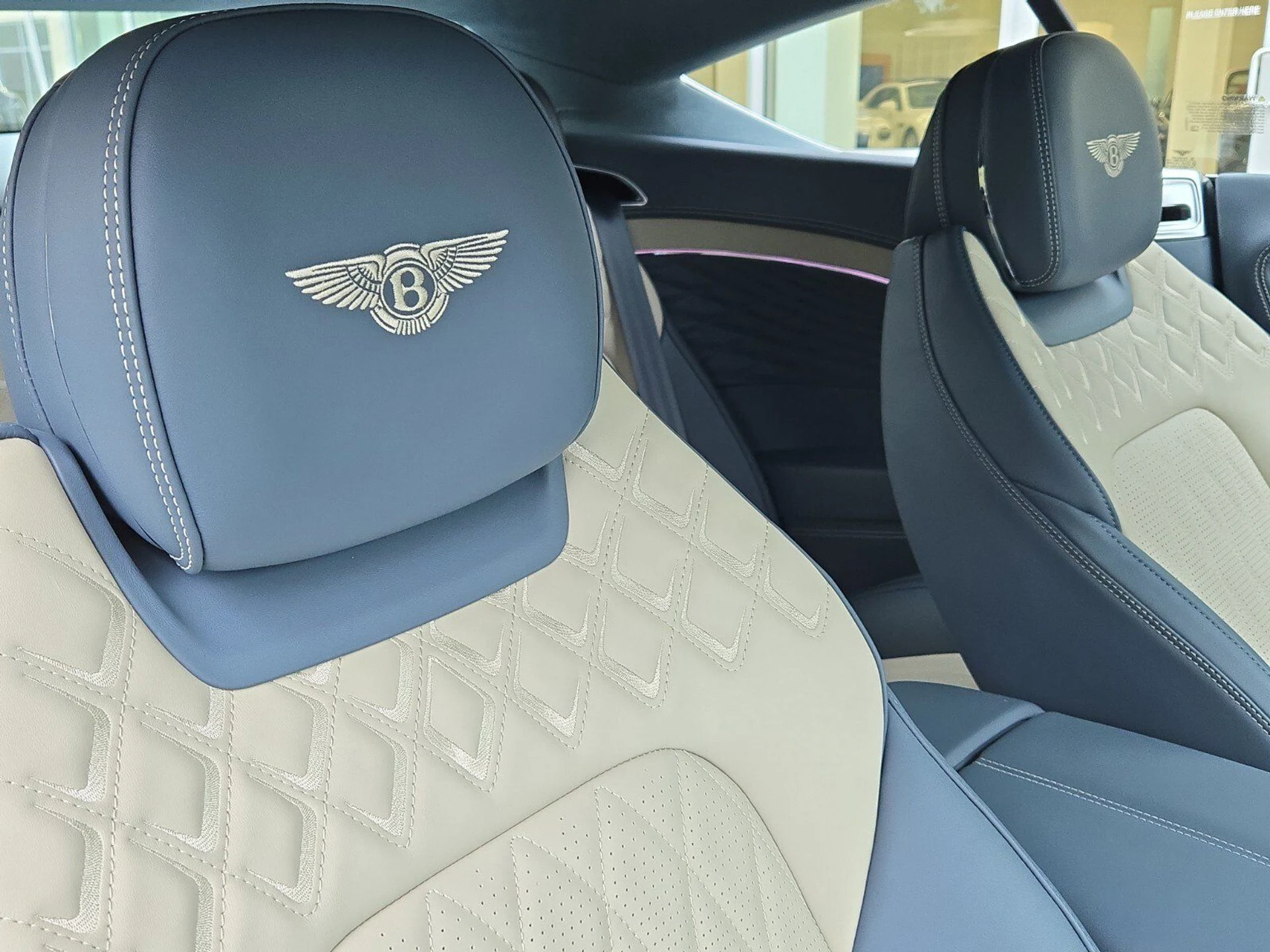 mph031_2895856591_a90613cea9986be6b8232988444d91b2x_b93c6788d6